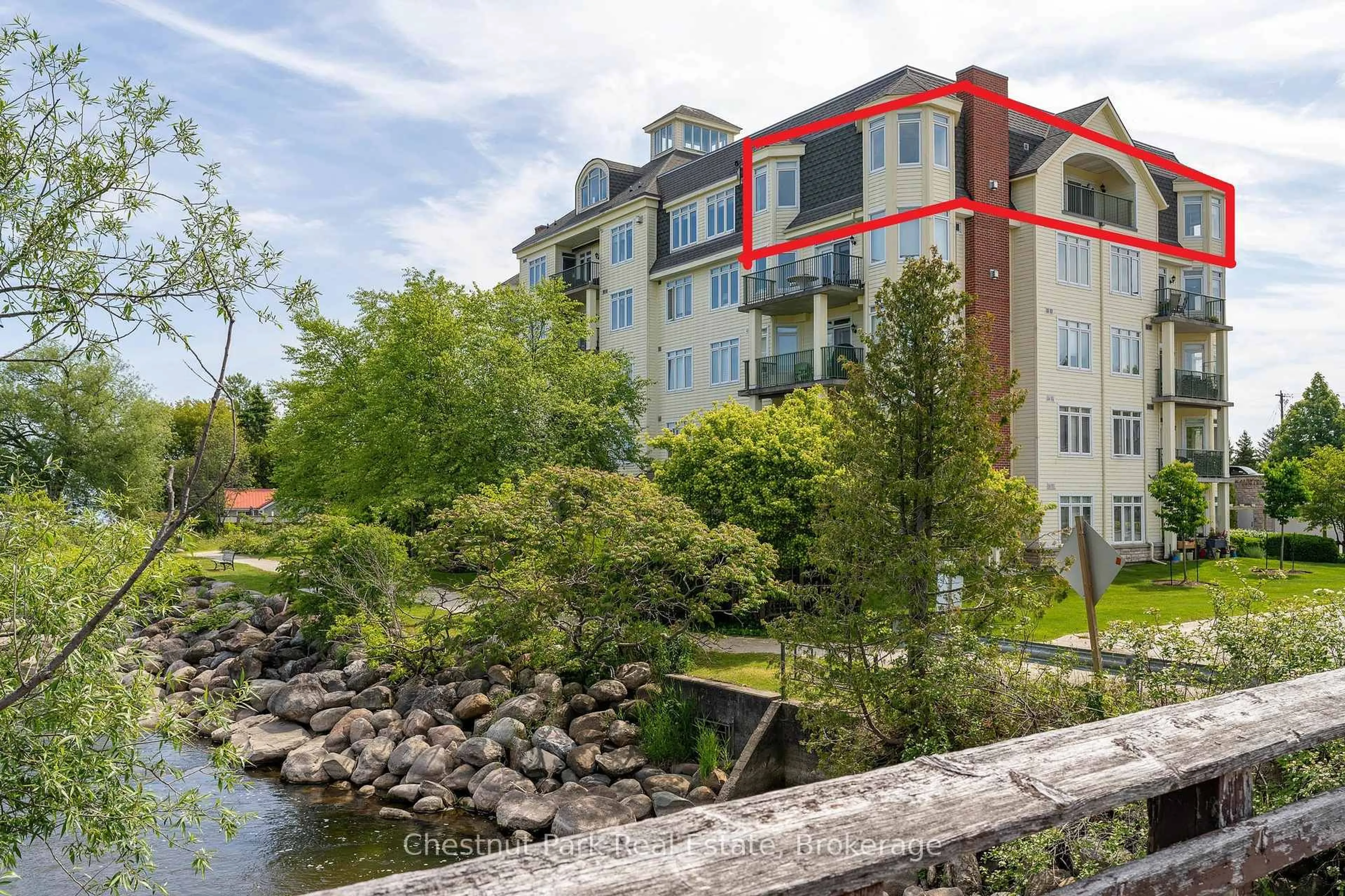 A pic from outside/outdoor area/front of a property/back of a property/a pic from drone, water/lake/river/ocean view for 10 Bay St #PH 1, Blue Mountains Ontario N0H 2P0