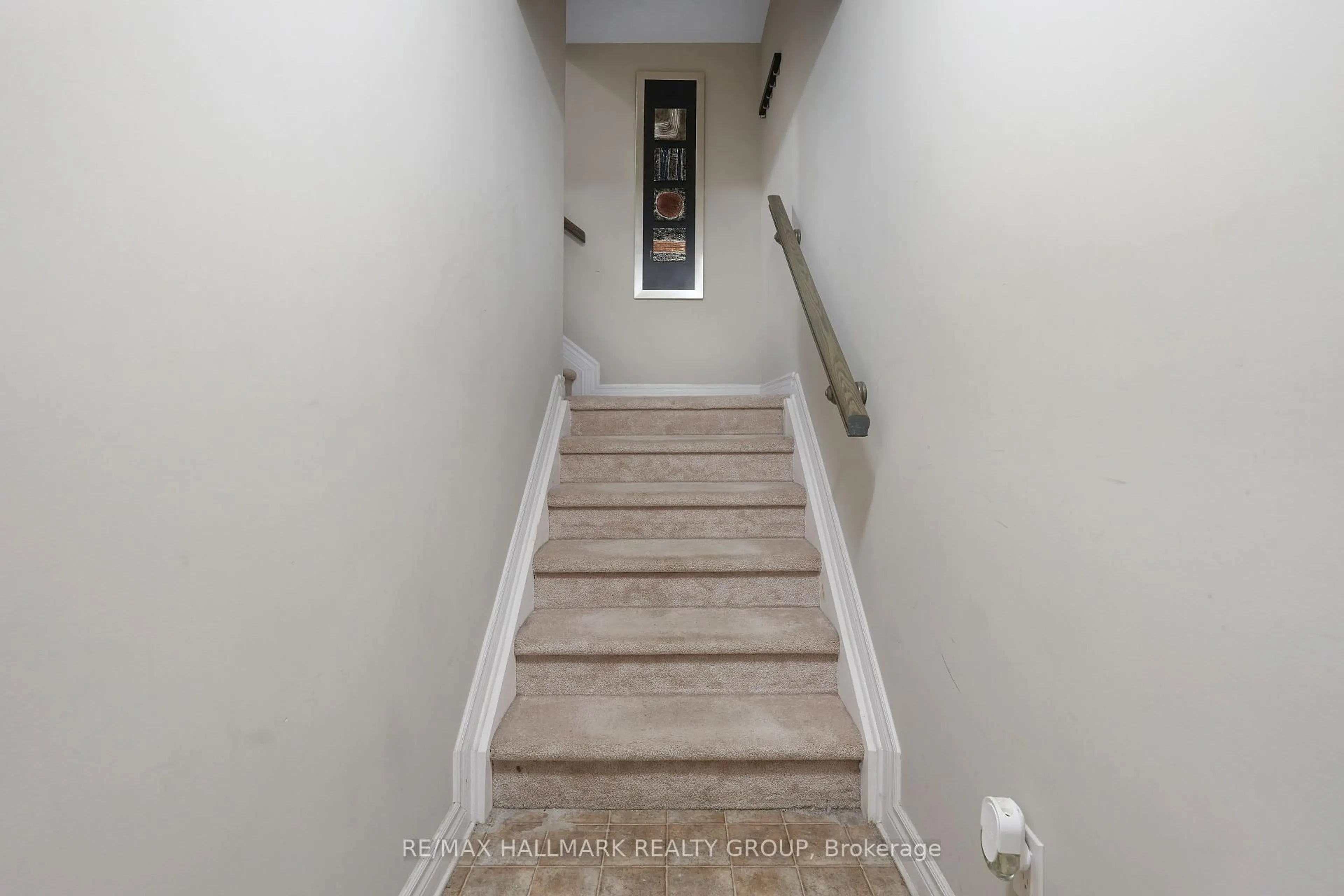 Stairs for 763 Chapman Mills Dr, Ottawa Ontario K2J 5X2