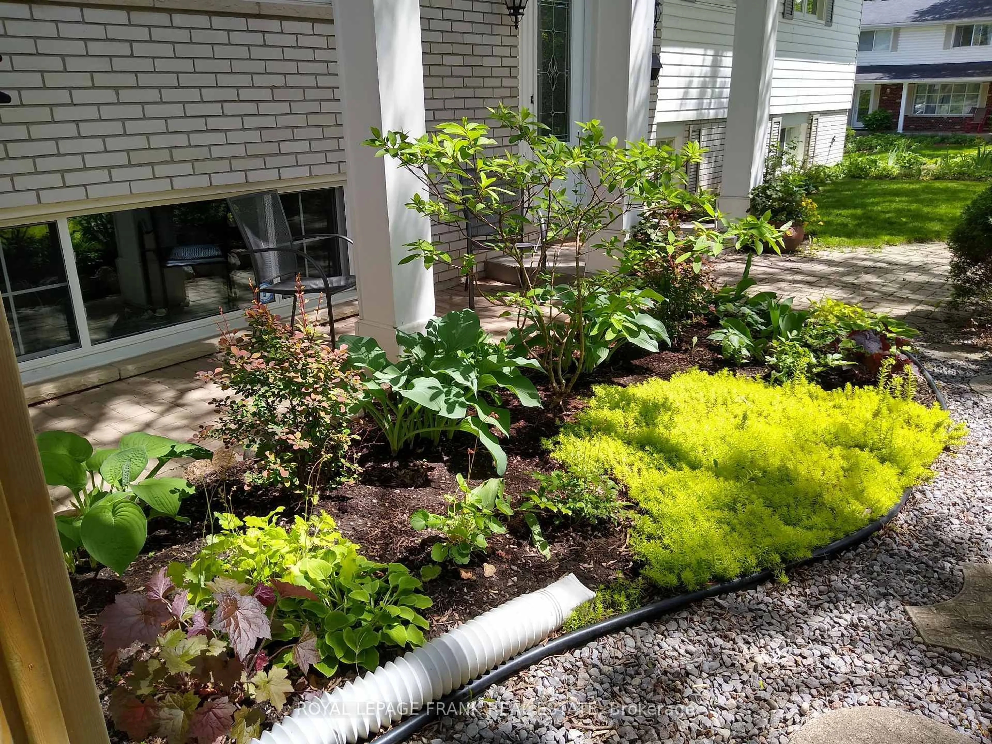 Patio, street for 1690 Pinehill Dr, Peterborough West Ontario K9J 7G4