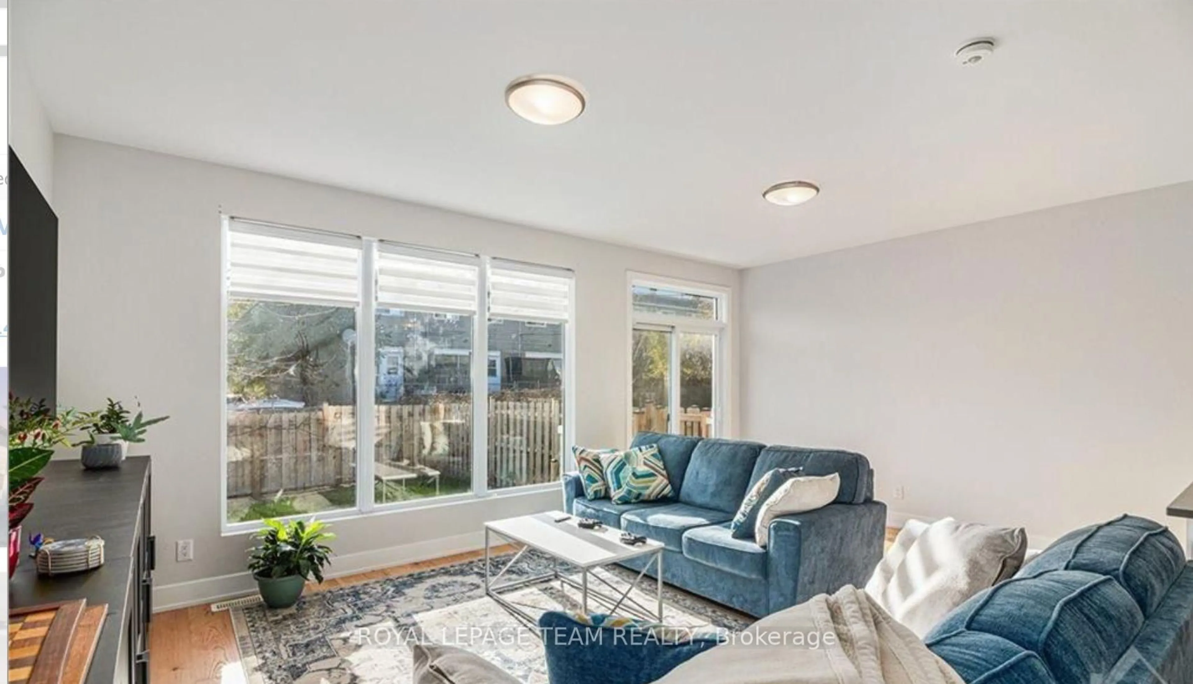 Living room with furniture, unknown for 1400 Mayview Ave, Ottawa Ontario K1Z 8H7