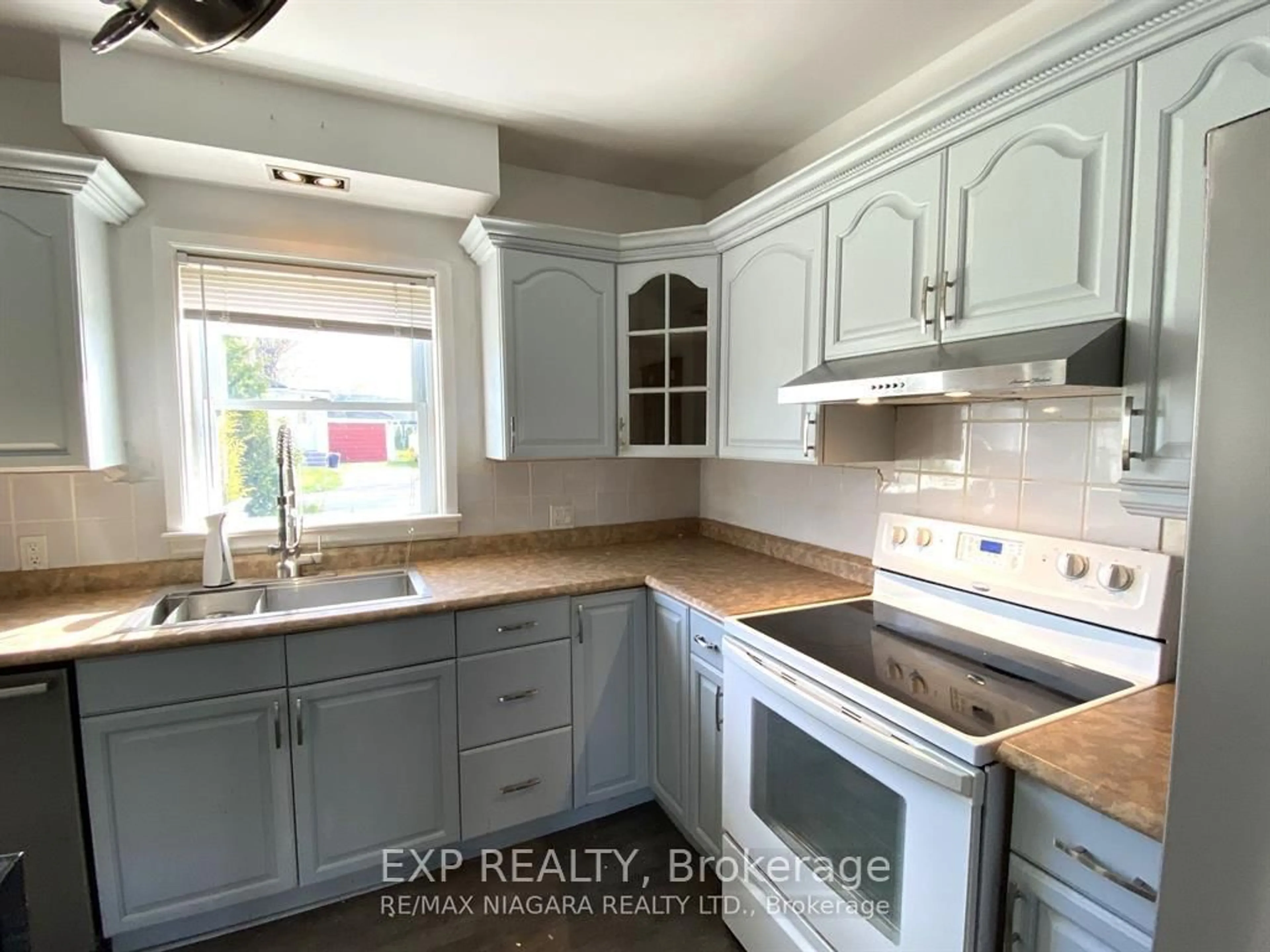 Unknown for 99 Joseph St, Fort Erie Ontario L2A 5J6