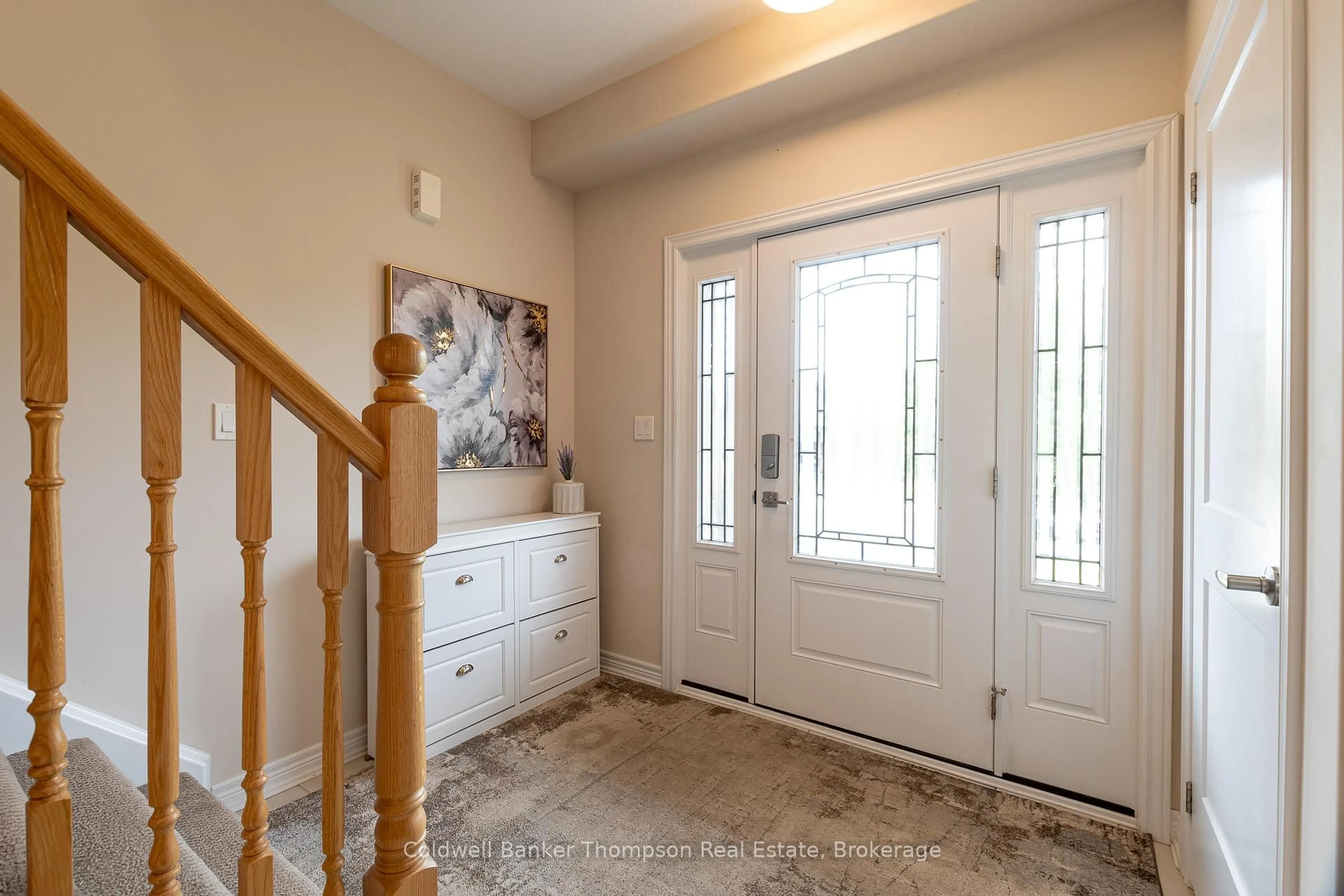 Indoor entryway for 68 Selkirk Dr, Huntsville Ontario P1H 0C6