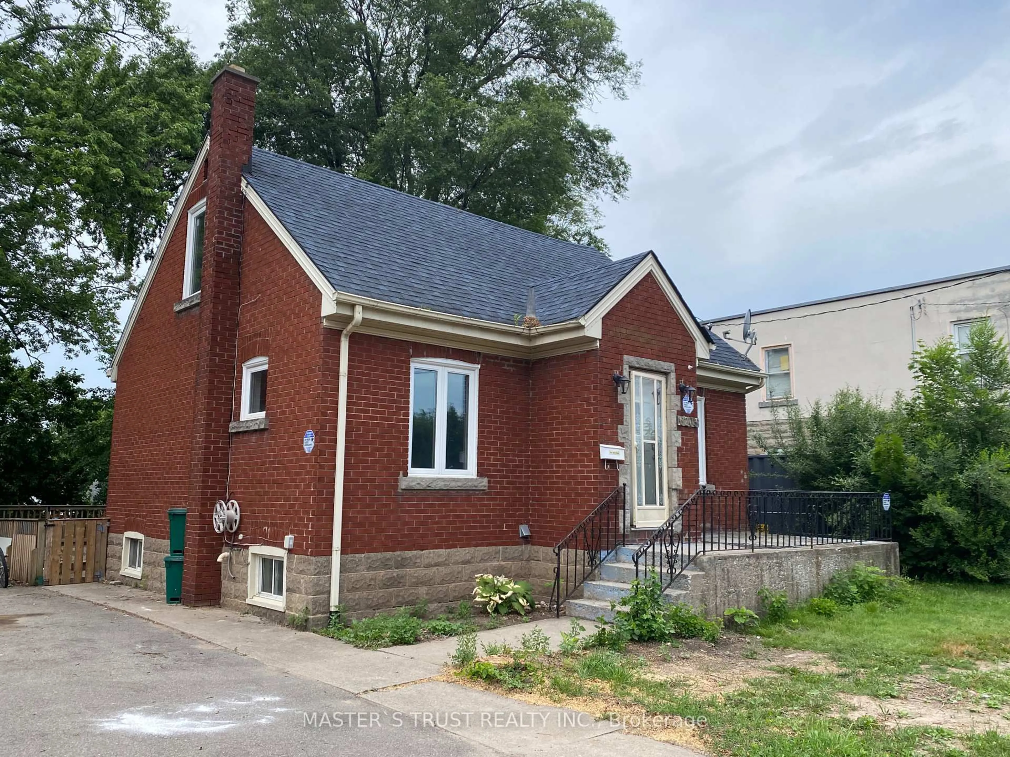 Home with brick exterior material, street for 6203 Main St, Niagara Falls Ontario L2G 6A5