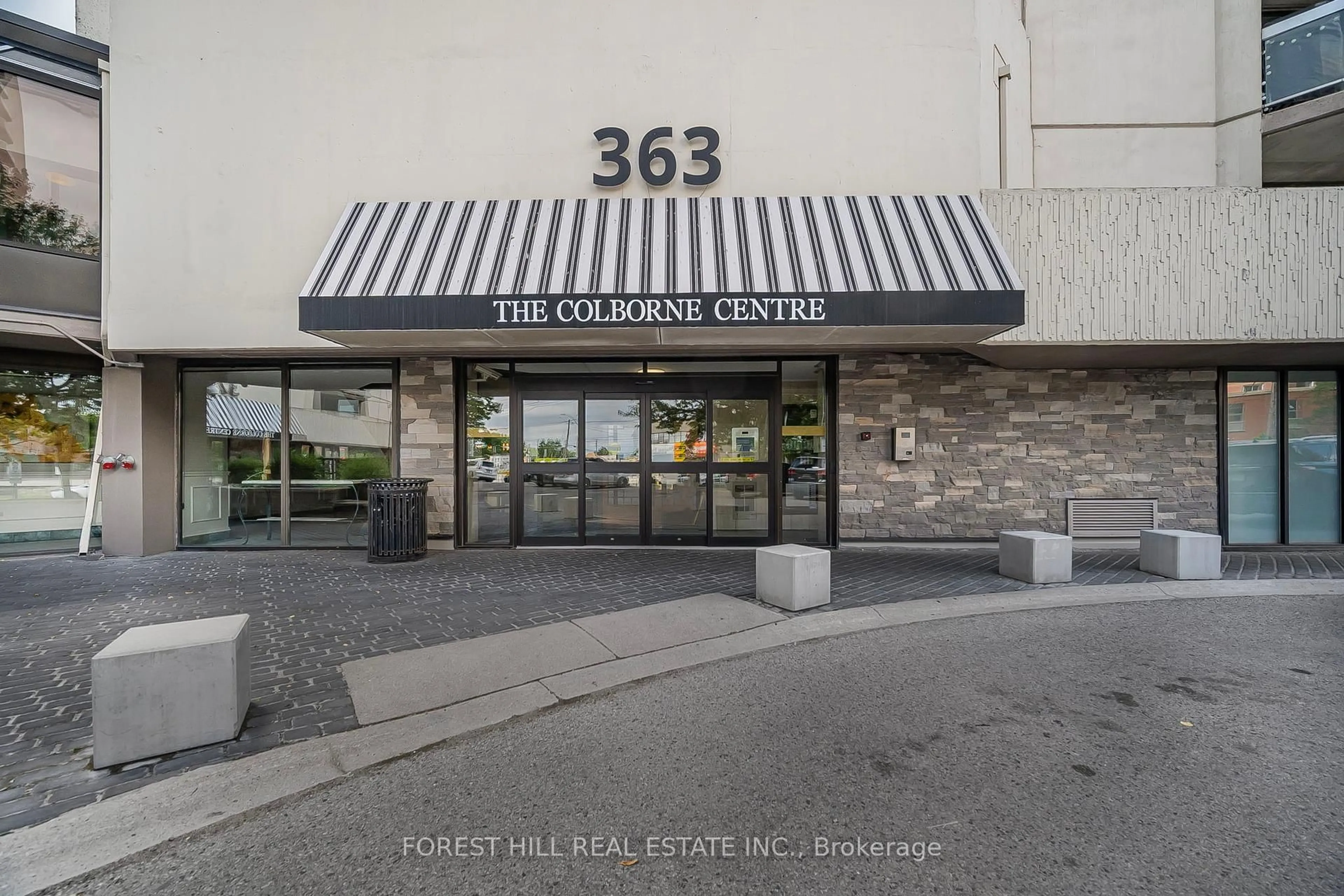 Indoor foyer for 363 Colborne St #905, London East Ontario N6B 3N3