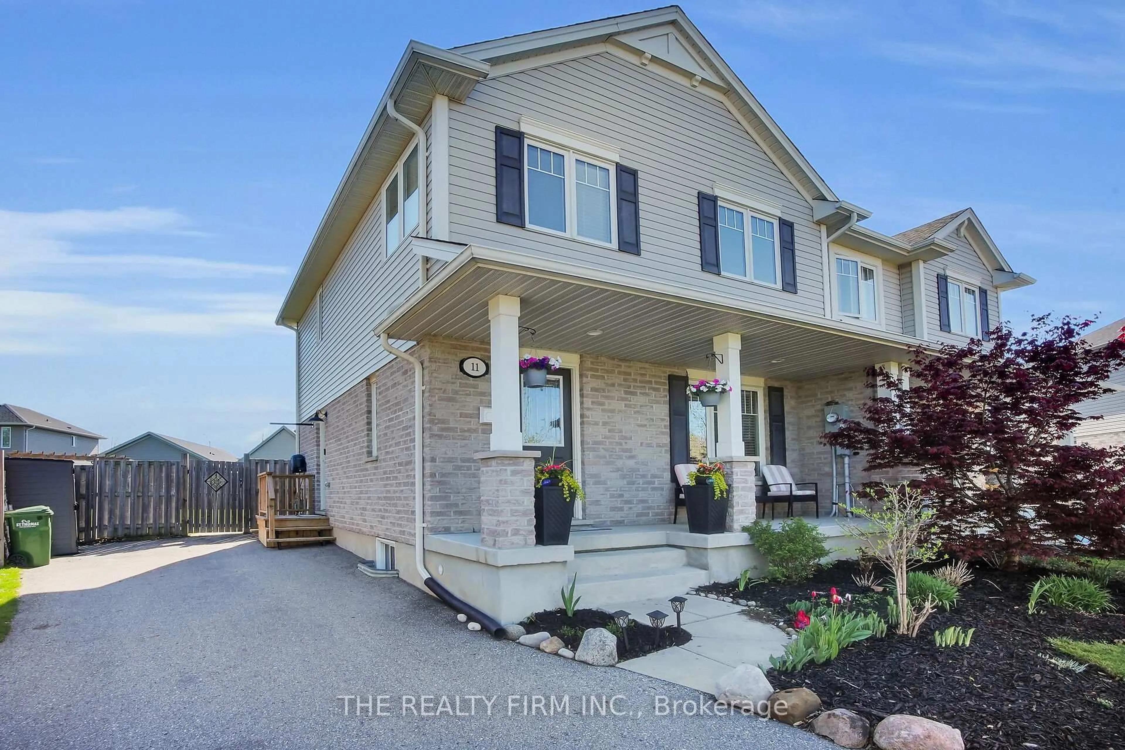 Home with vinyl exterior material, street for 11 Cardinal Crt, St. Thomas Ontario N5P 0C5