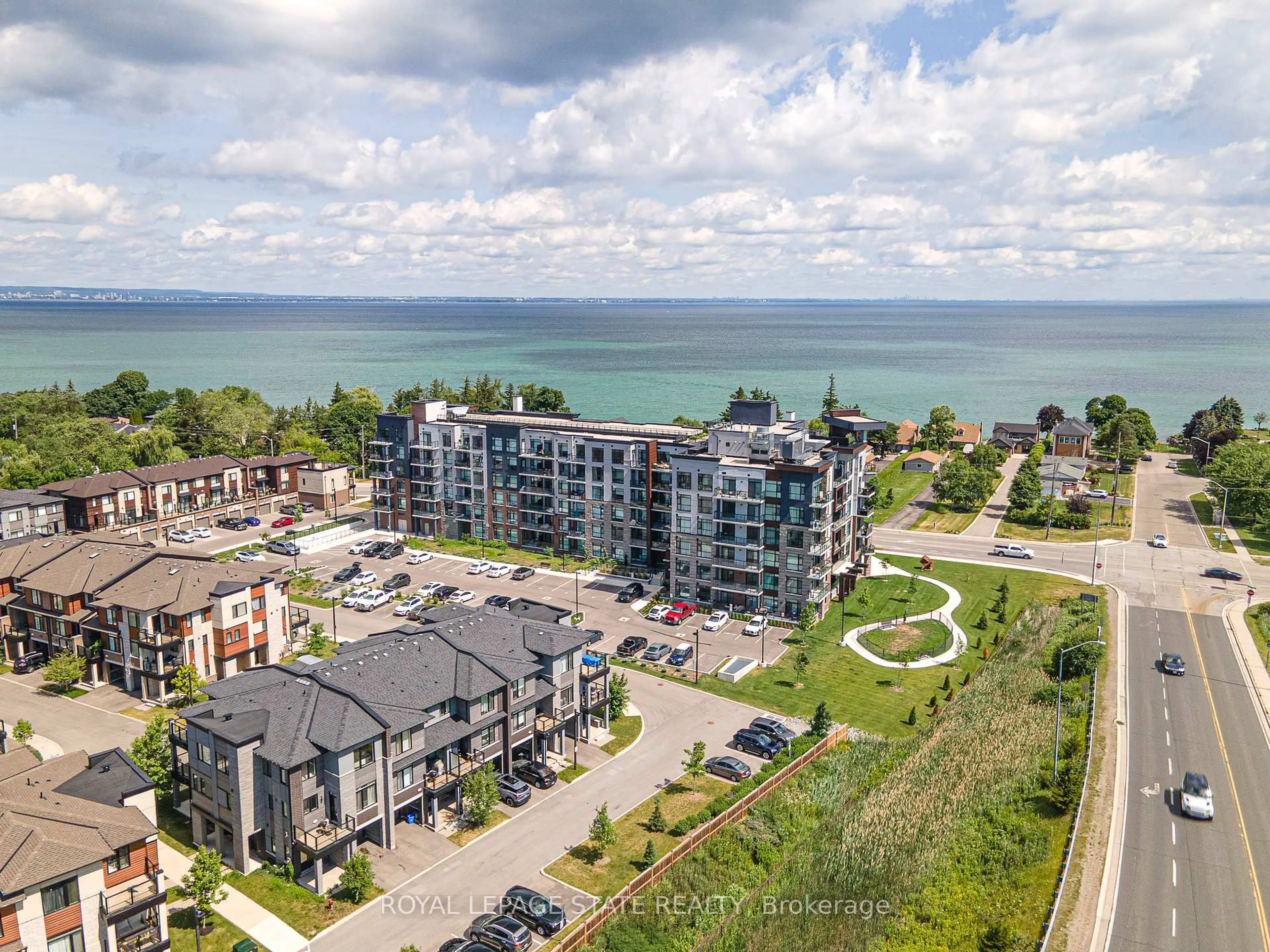 A pic from outside/outdoor area/front of a property/back of a property/a pic from drone, water/lake/river/ocean view for 600 North Service Rd #418, Hamilton Ontario L8E 0L2