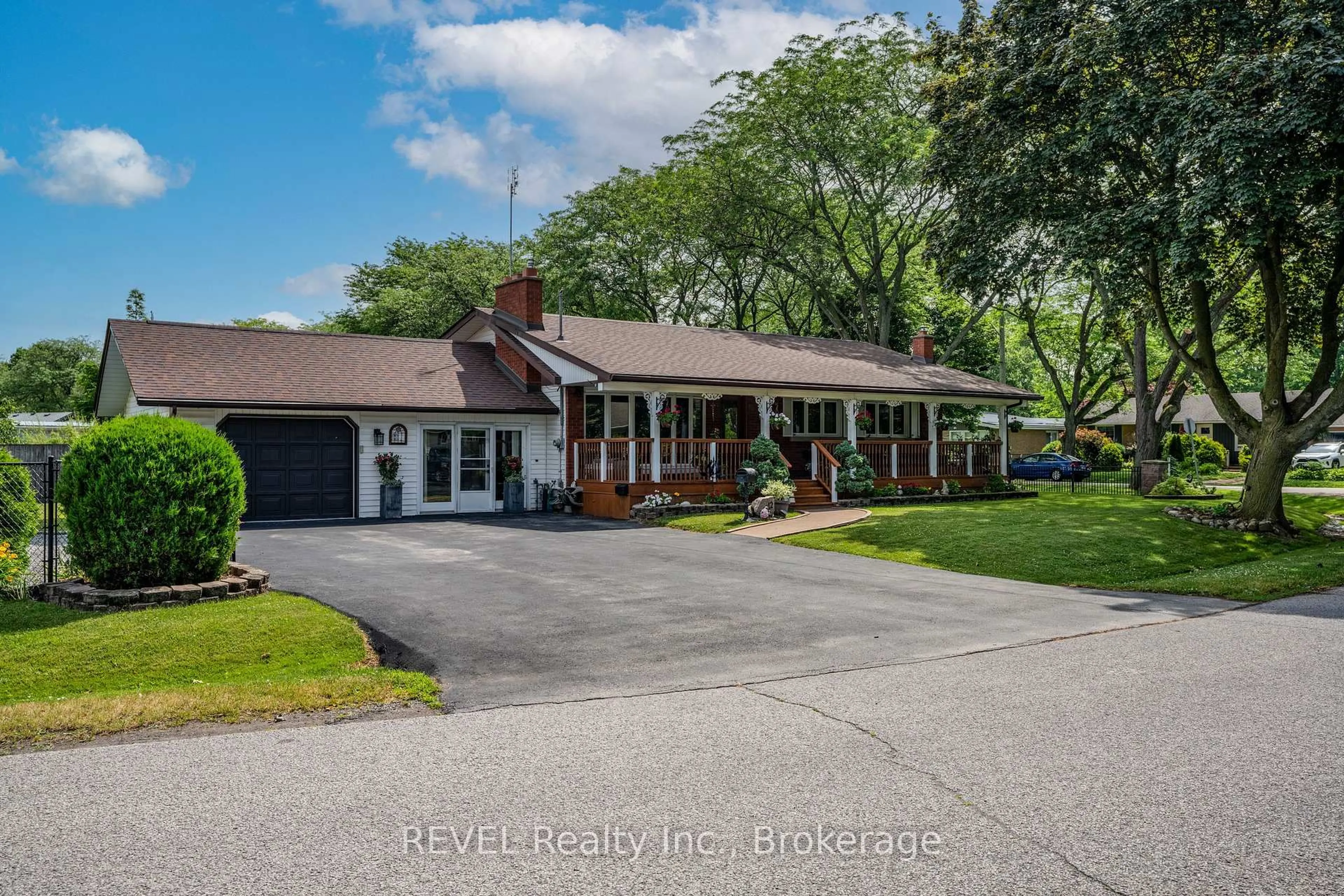 Unknown for 12 AQUADALE Dr, St. Catharines Ontario L2N 3R6