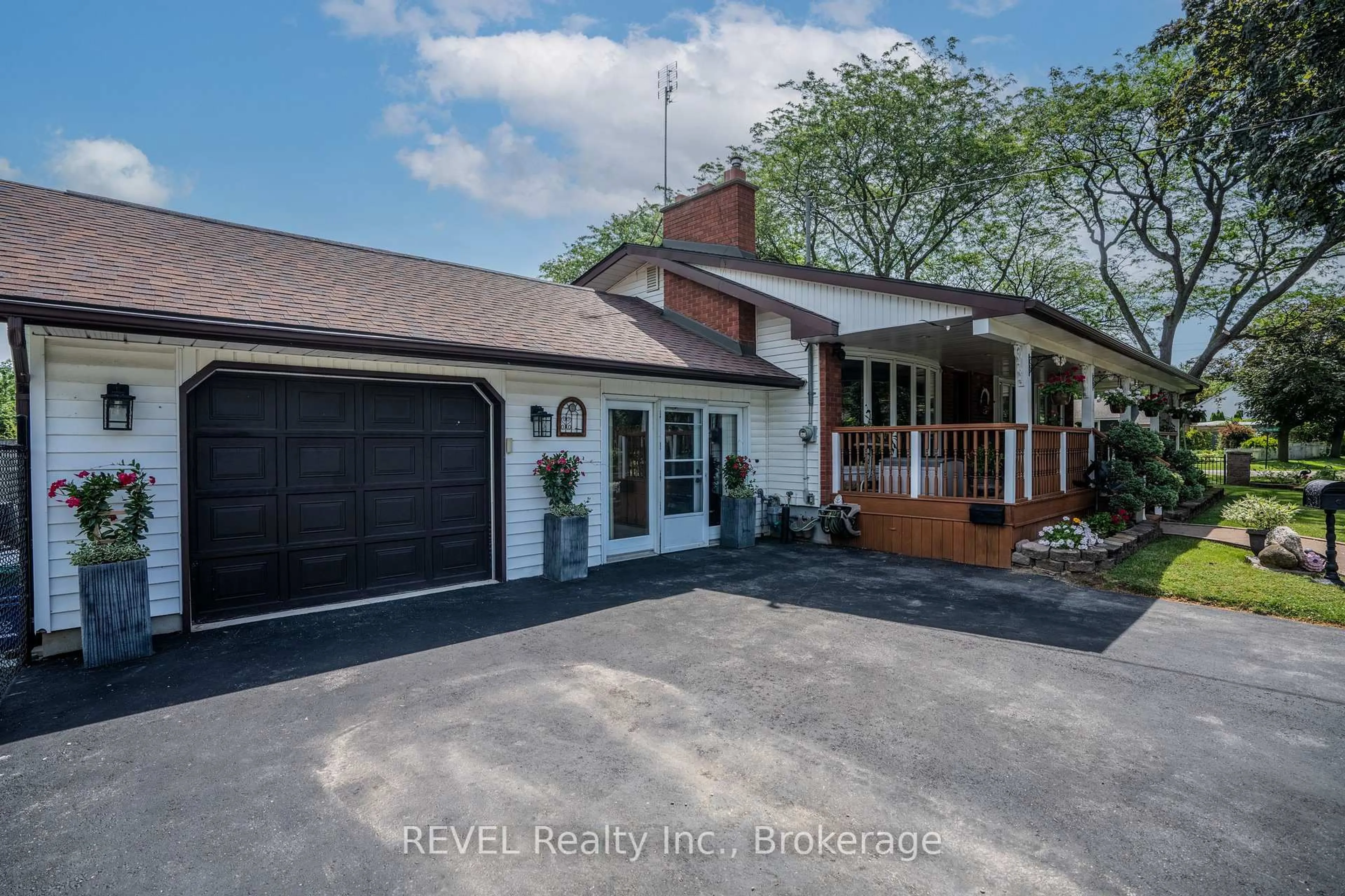 Unknown for 12 AQUADALE Dr, St. Catharines Ontario L2N 3R6