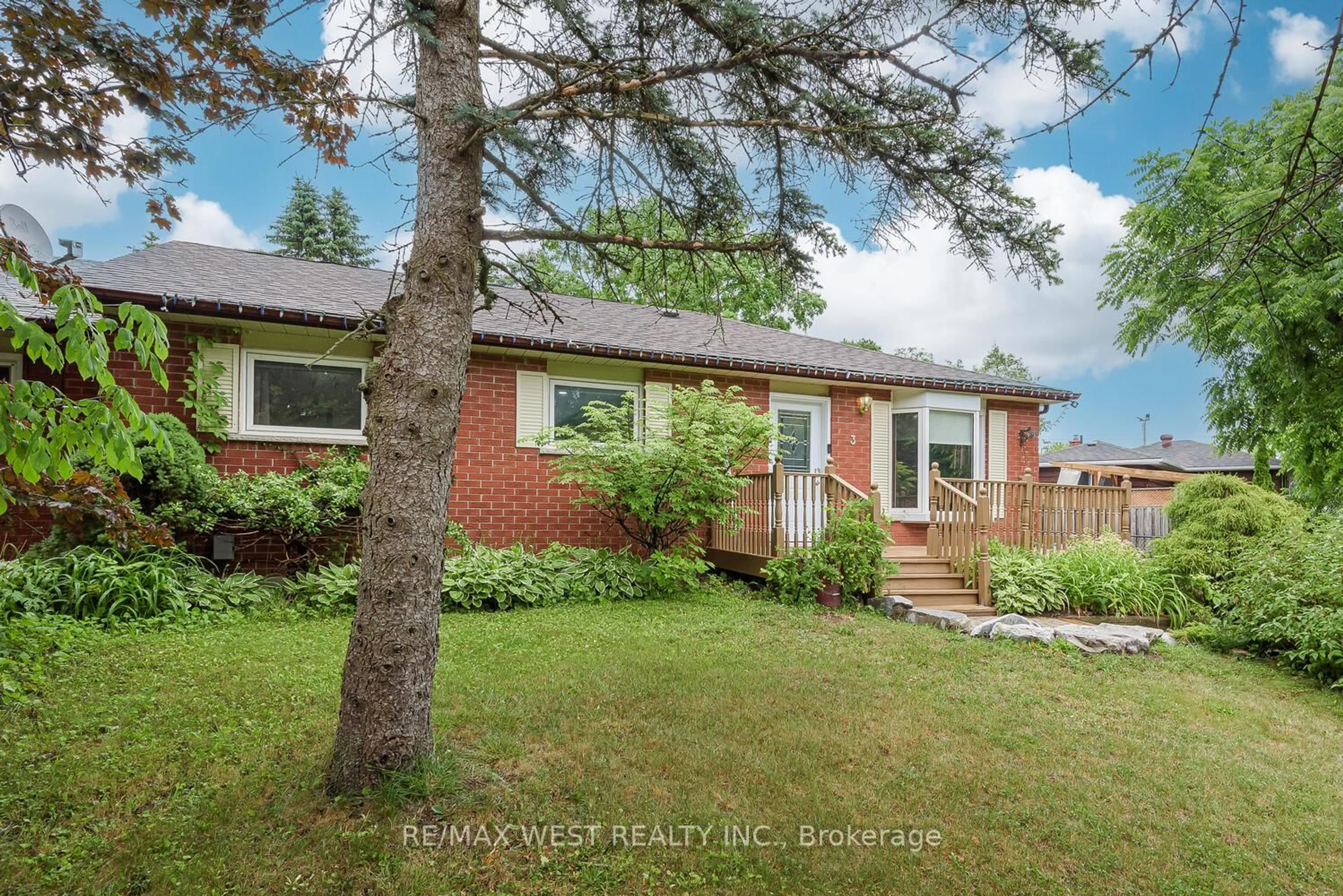 Home with brick exterior material, street for 3 Carberry St, Erin Ontario N0B 1T0