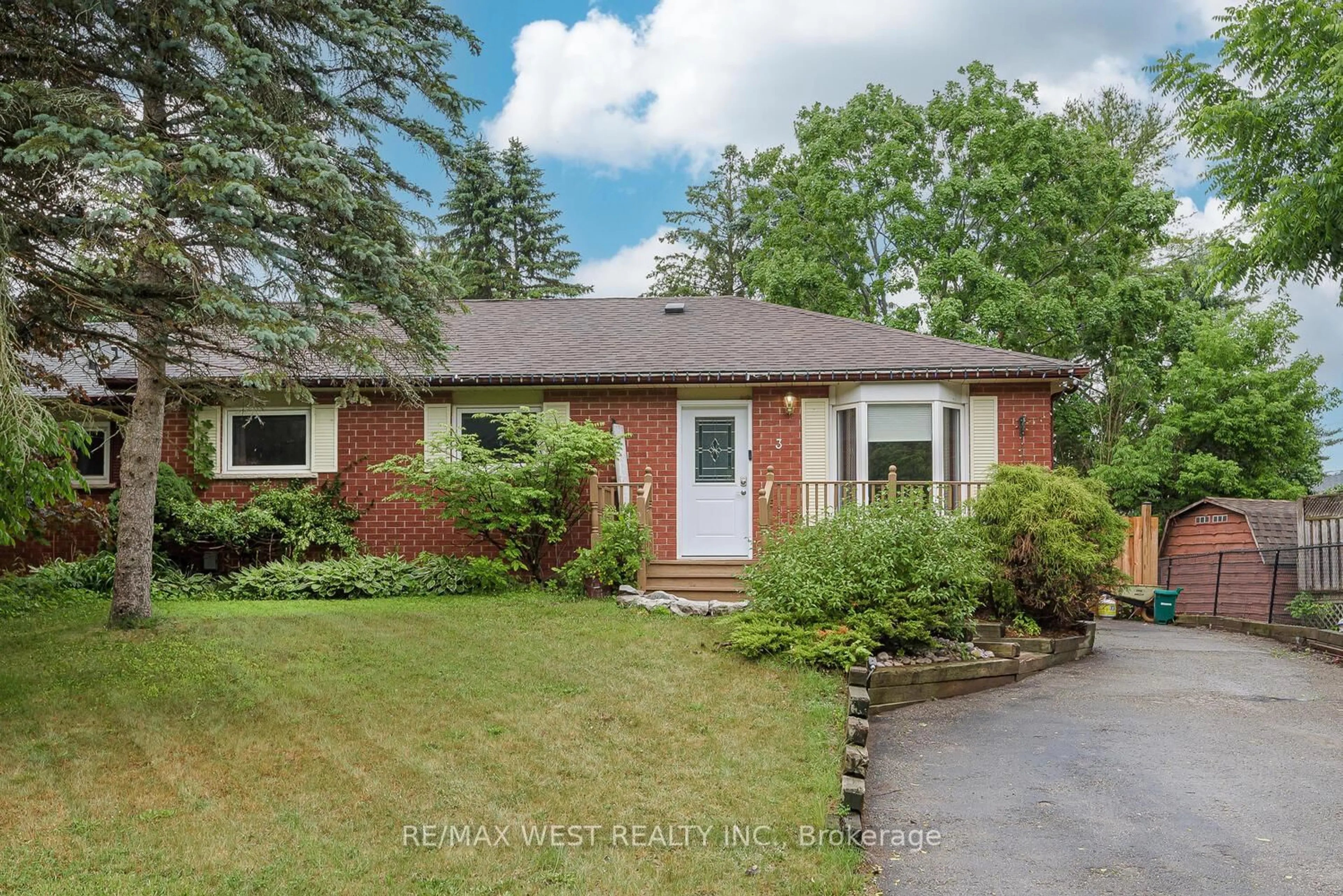 Home with brick exterior material, street for 3 Carberry St, Erin Ontario N0B 1T0