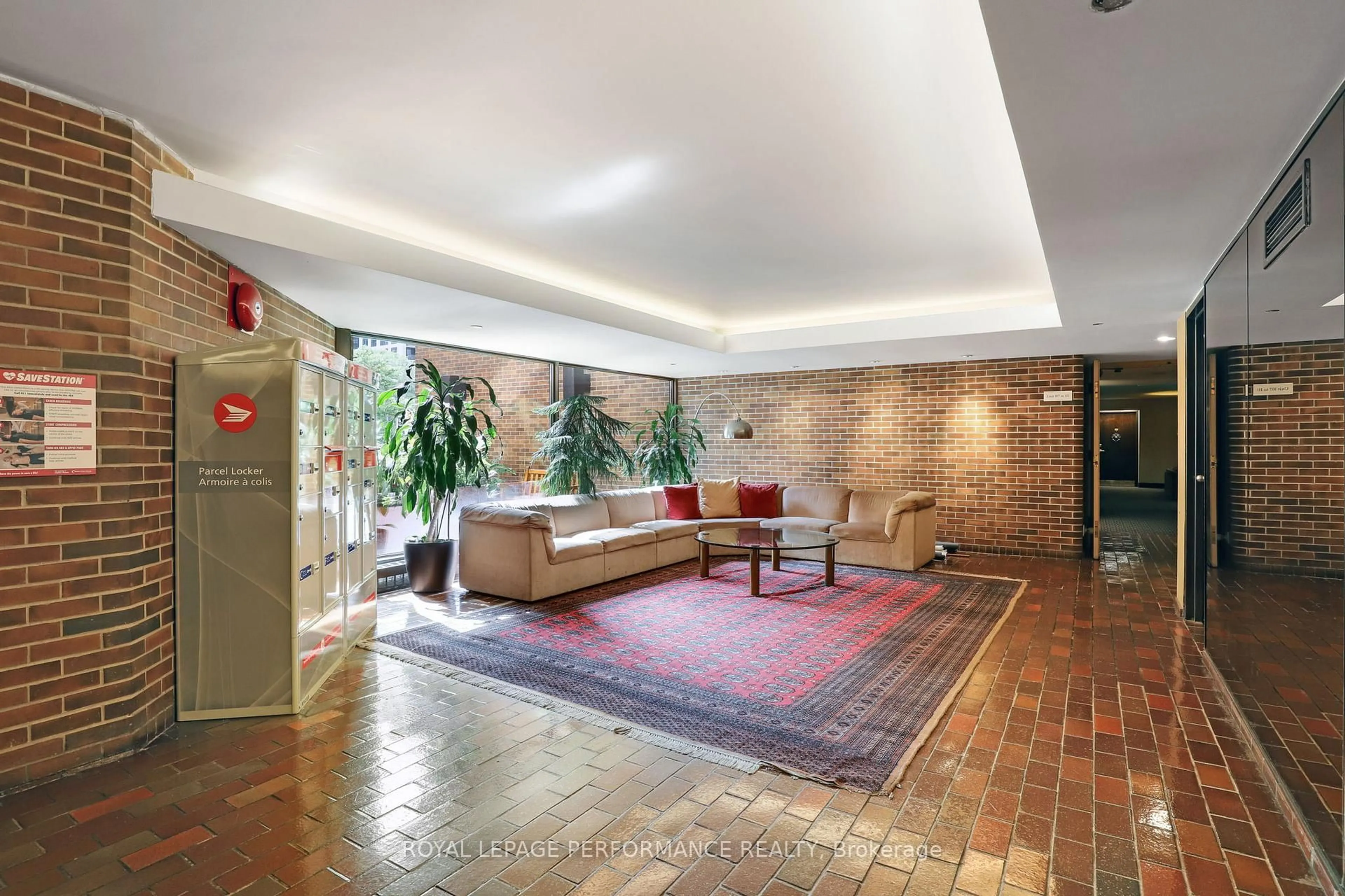 Lobby for 151 Bay St #802, Ottawa Ontario K1R 7T2