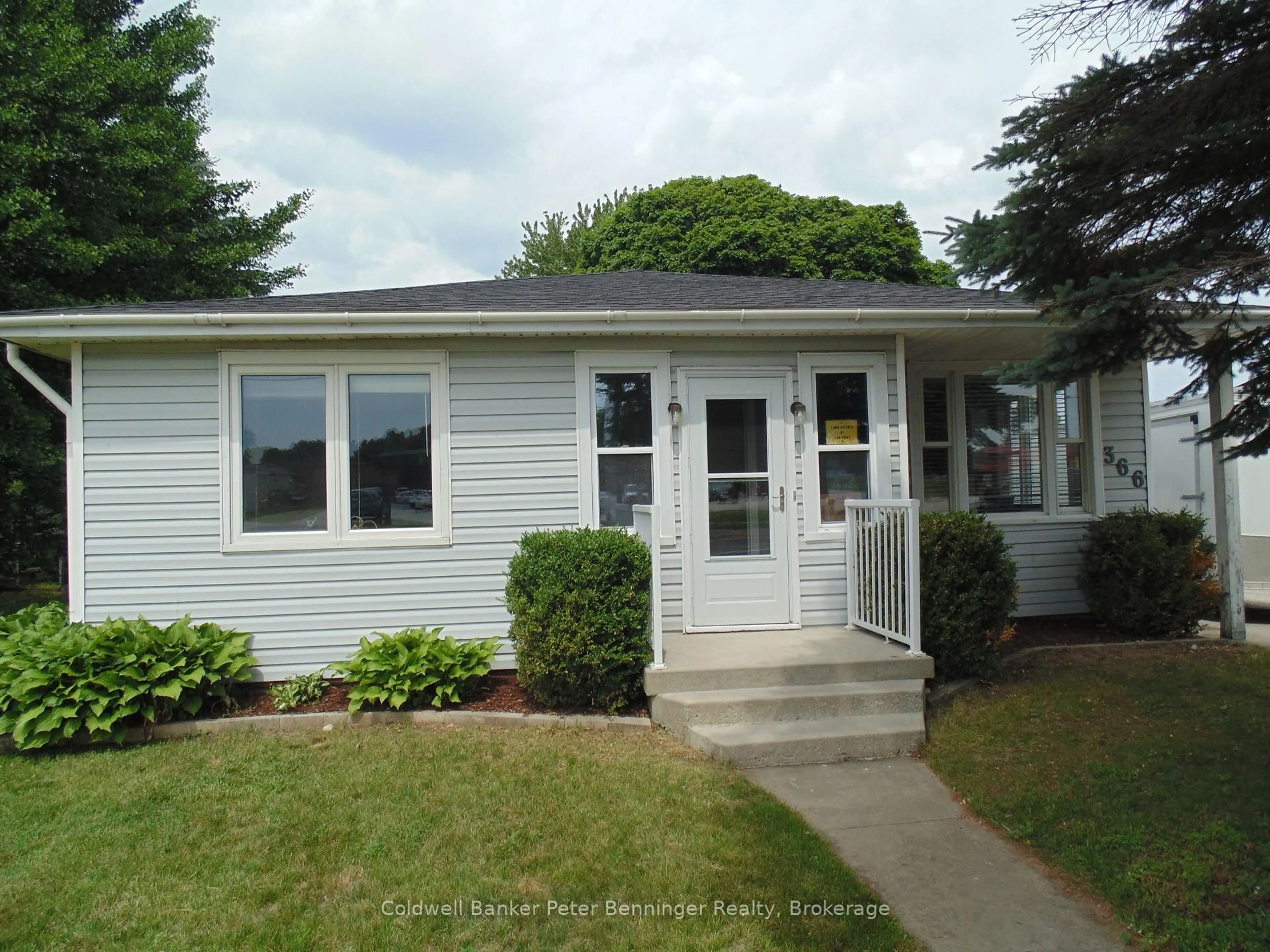 Home with vinyl exterior material, street for 366 Goderich St, Saugeen Shores Ontario N0H 2C1