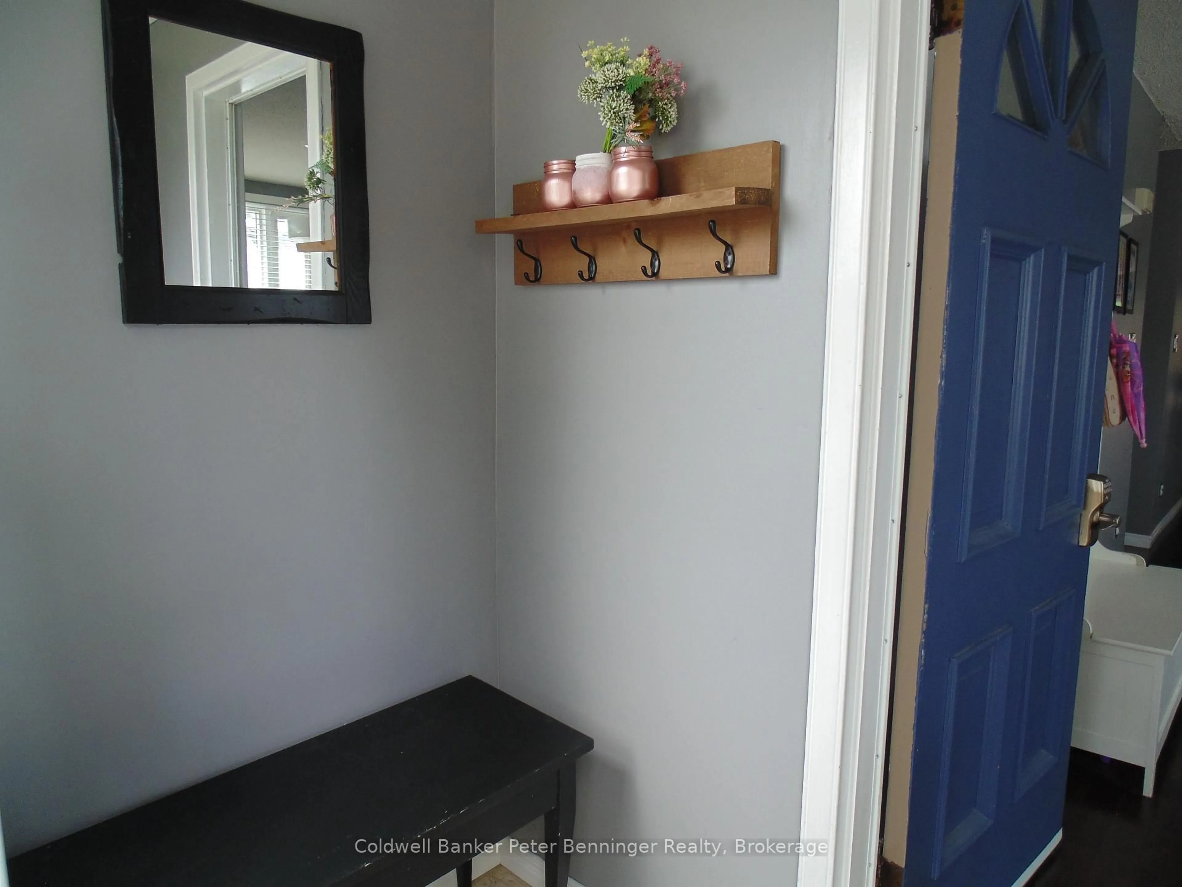 Indoor entryway for 366 Goderich St, Saugeen Shores Ontario N0H 2C1