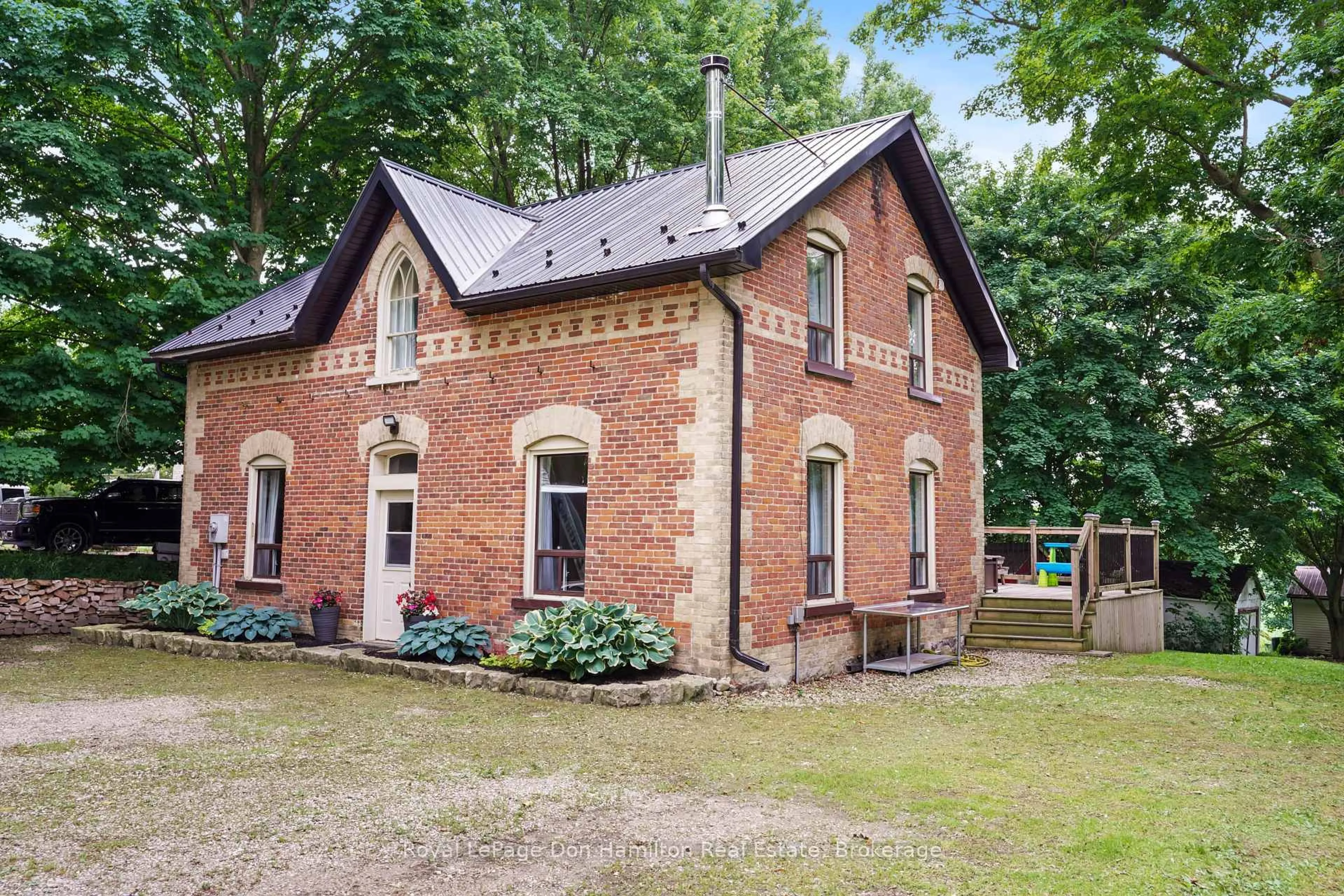 Home with brick exterior material, building for 44683 Perth Line 86, Huron East Ontario N4W 3G6