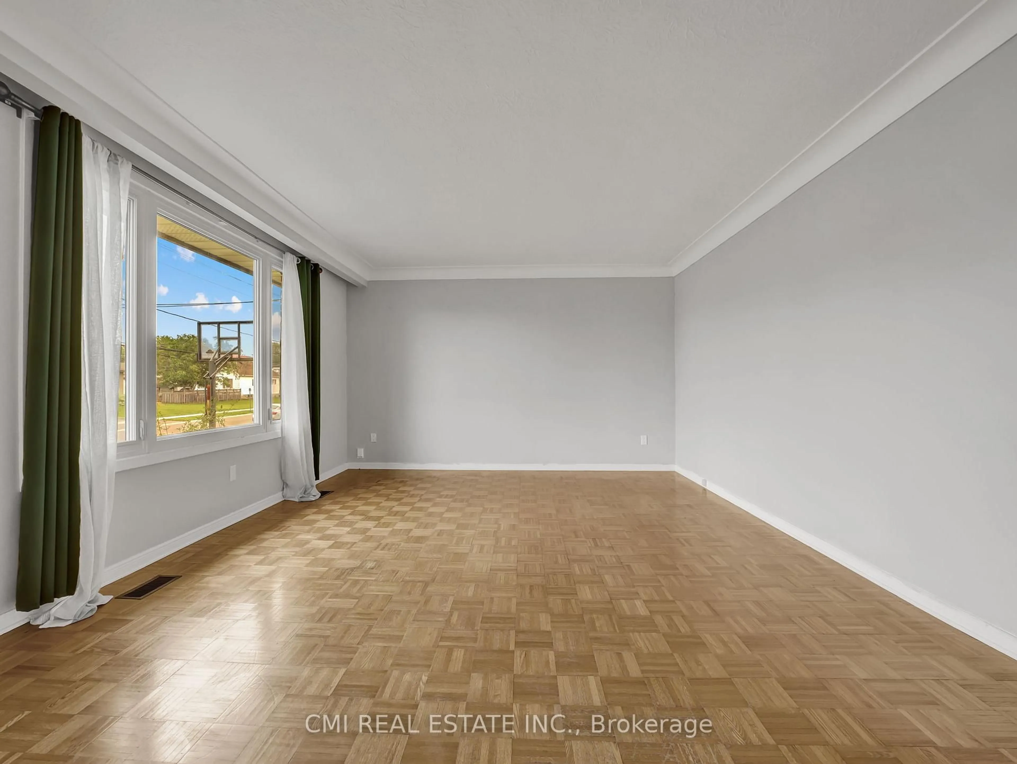 A pic of a room for 14 Janet St, Port Colborne Ontario L3K 2E7