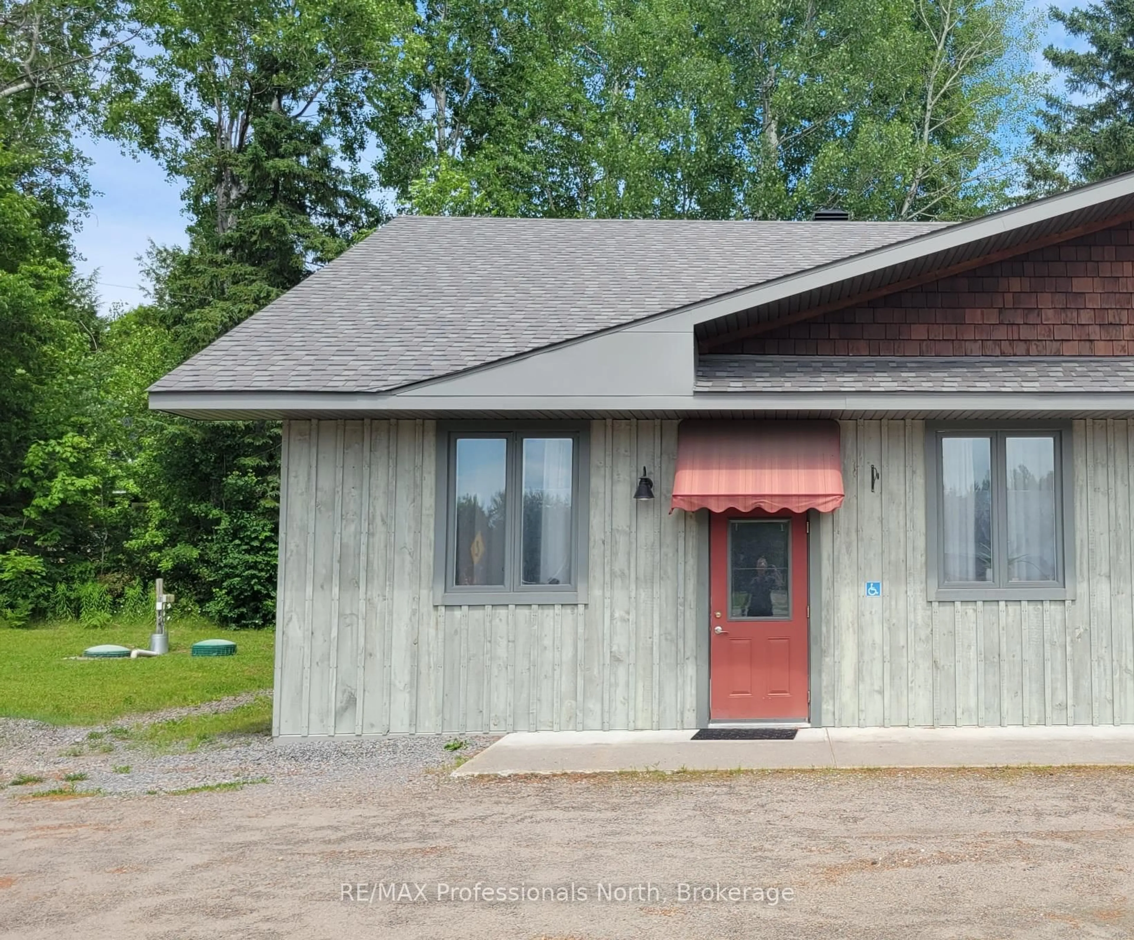 Unknown for 60 Ontario St #C, Burk's Falls Ontario P0A 1C0