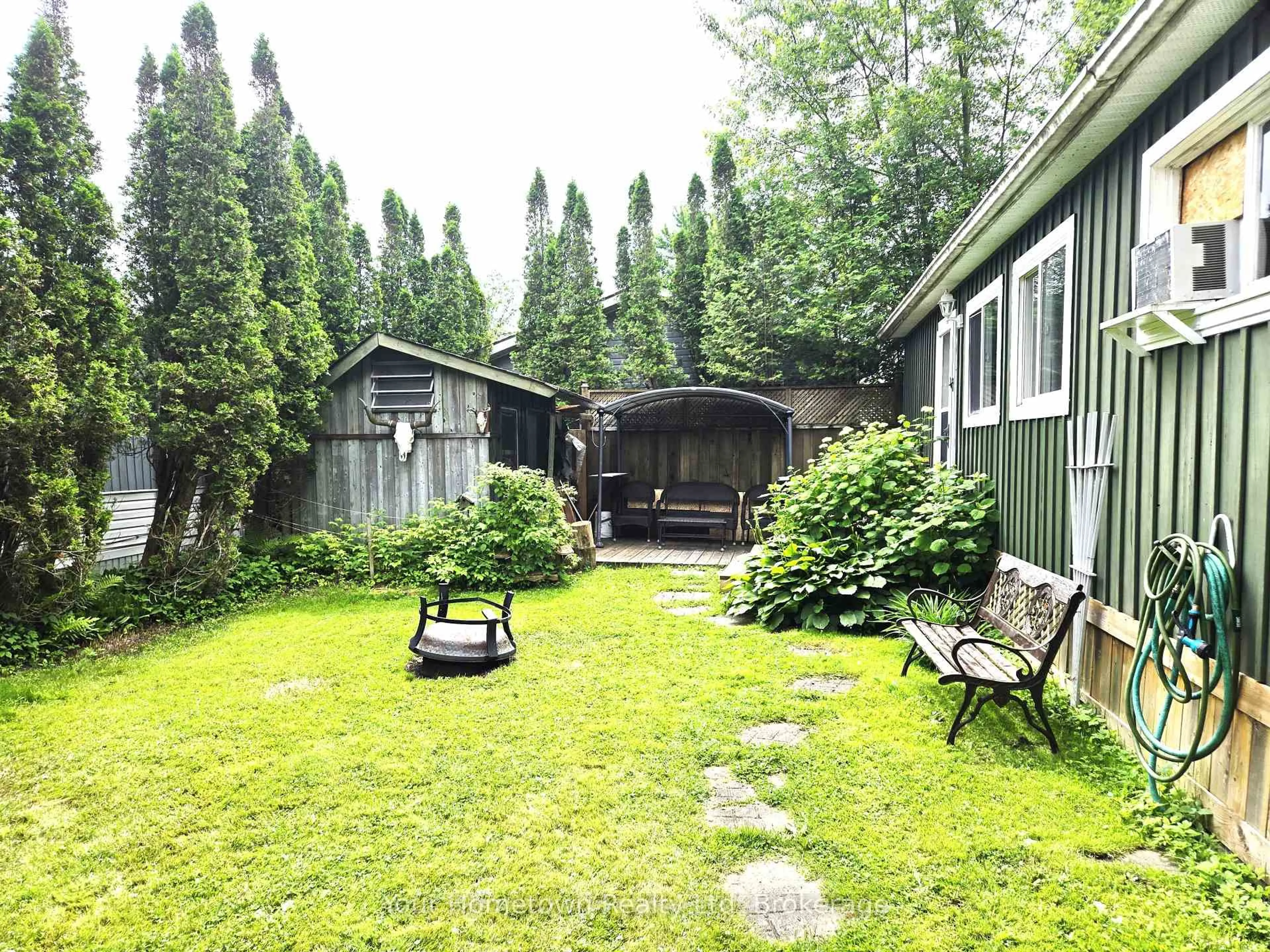 Patio, forest/trees view for 127 Cedar Cres, Centre Wellington Ontario N1M 2W5