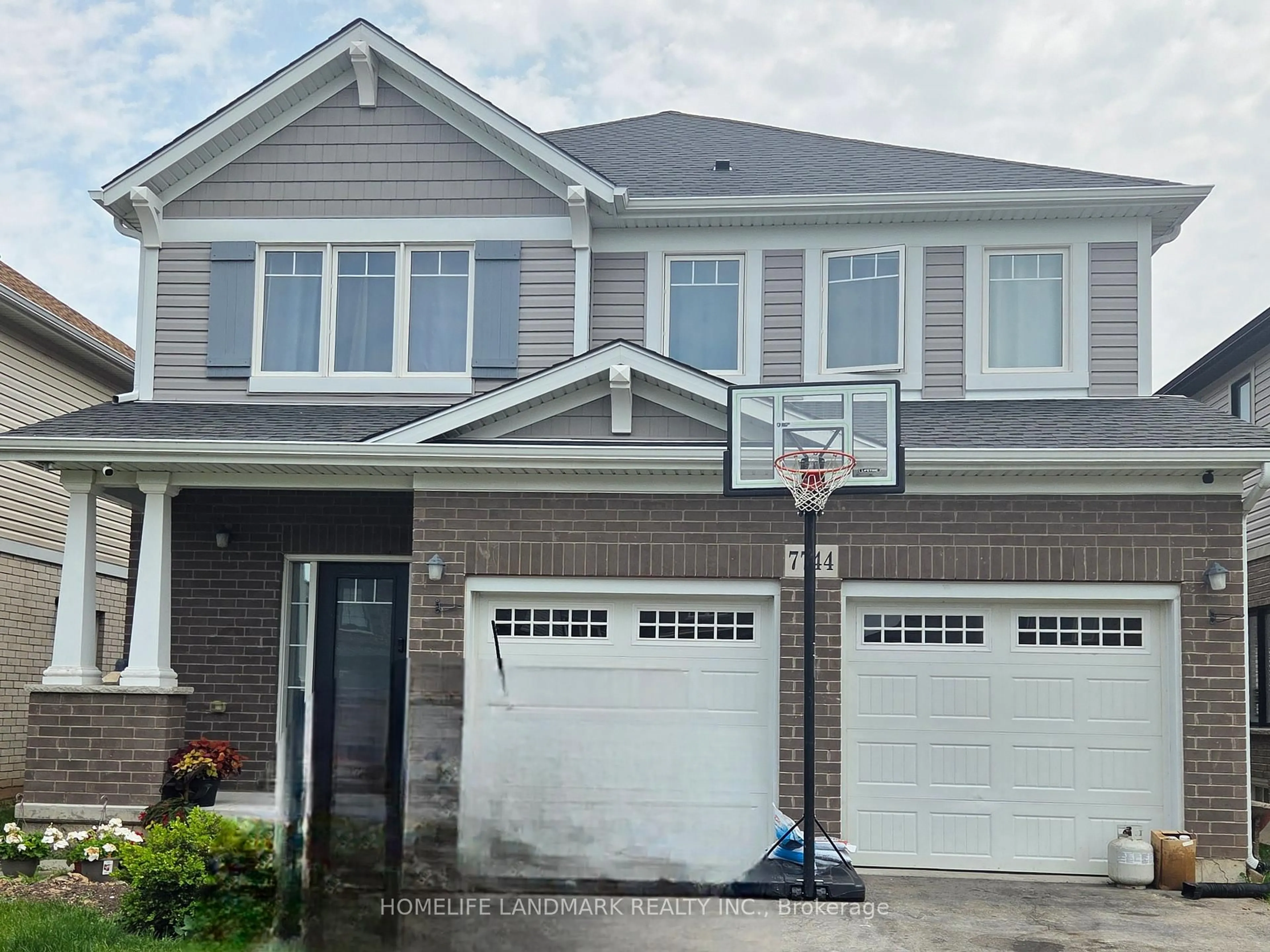 Home with vinyl exterior material, street for 7744 Clendenning St, Niagara Falls Ontario L2G 0H2
