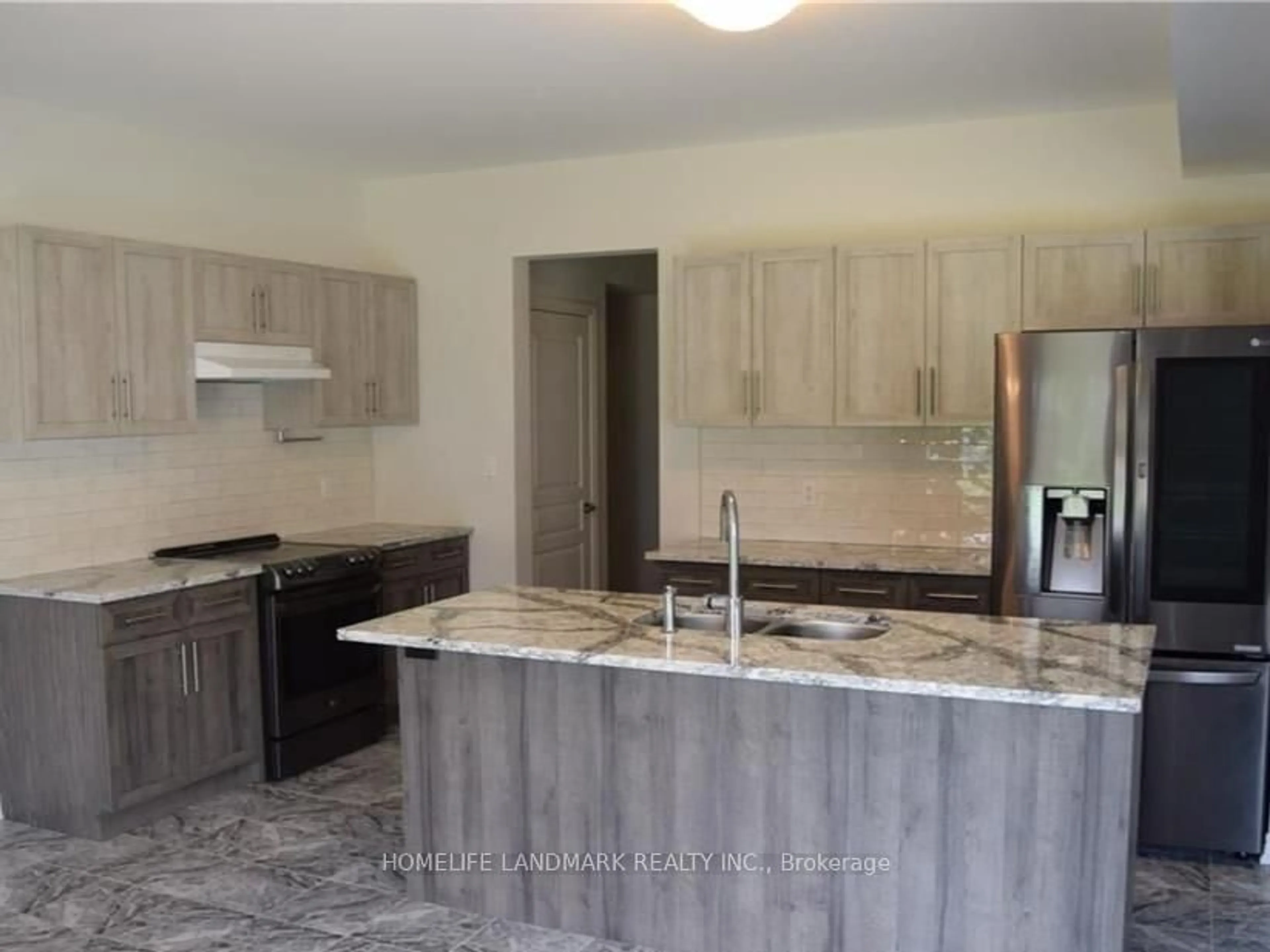 Open concept kitchen, unknown for 7744 Clendenning St, Niagara Falls Ontario L2G 0H2