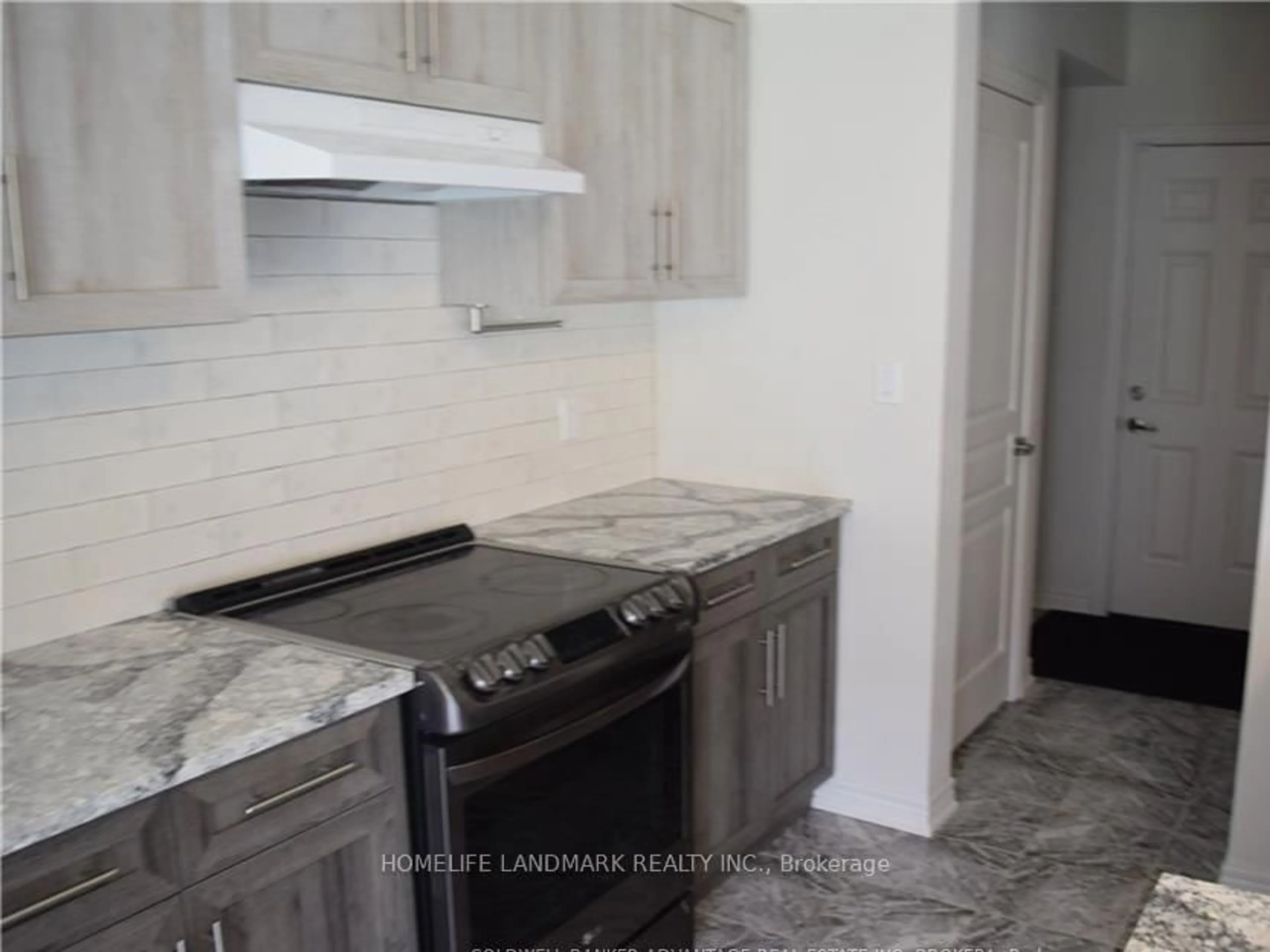 Standard kitchen, ceramic/tile floor for 7744 Clendenning St, Niagara Falls Ontario L2G 0H2