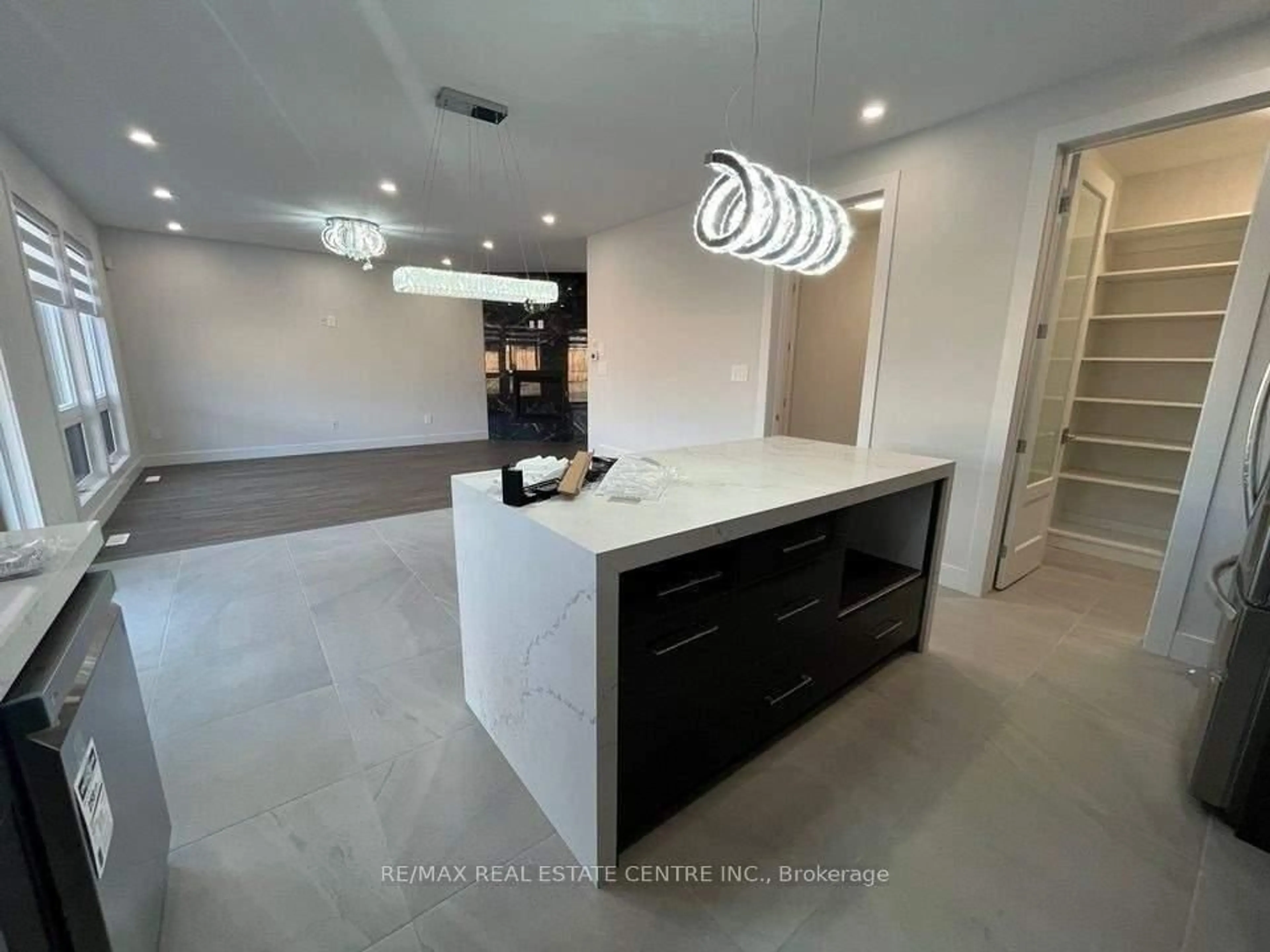 Open concept kitchen, ceramic/tile floor for 2274 Wickerson Rd, London South Ontario N6K 0H4