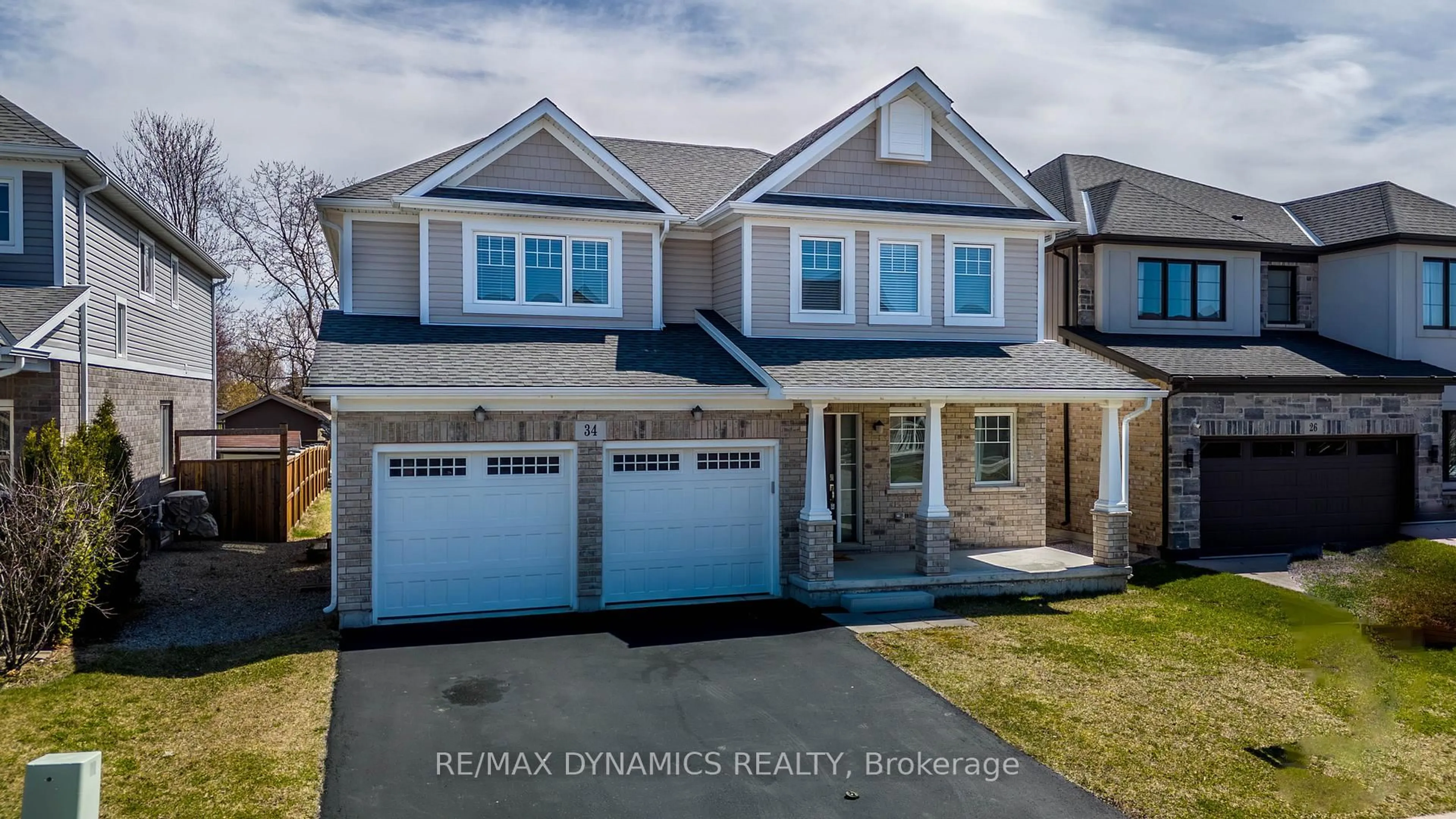 A pic from outside/outdoor area/front of a property/back of a property/a pic from drone, street for 34 Crow St, Welland Ontario L3C 0E4
