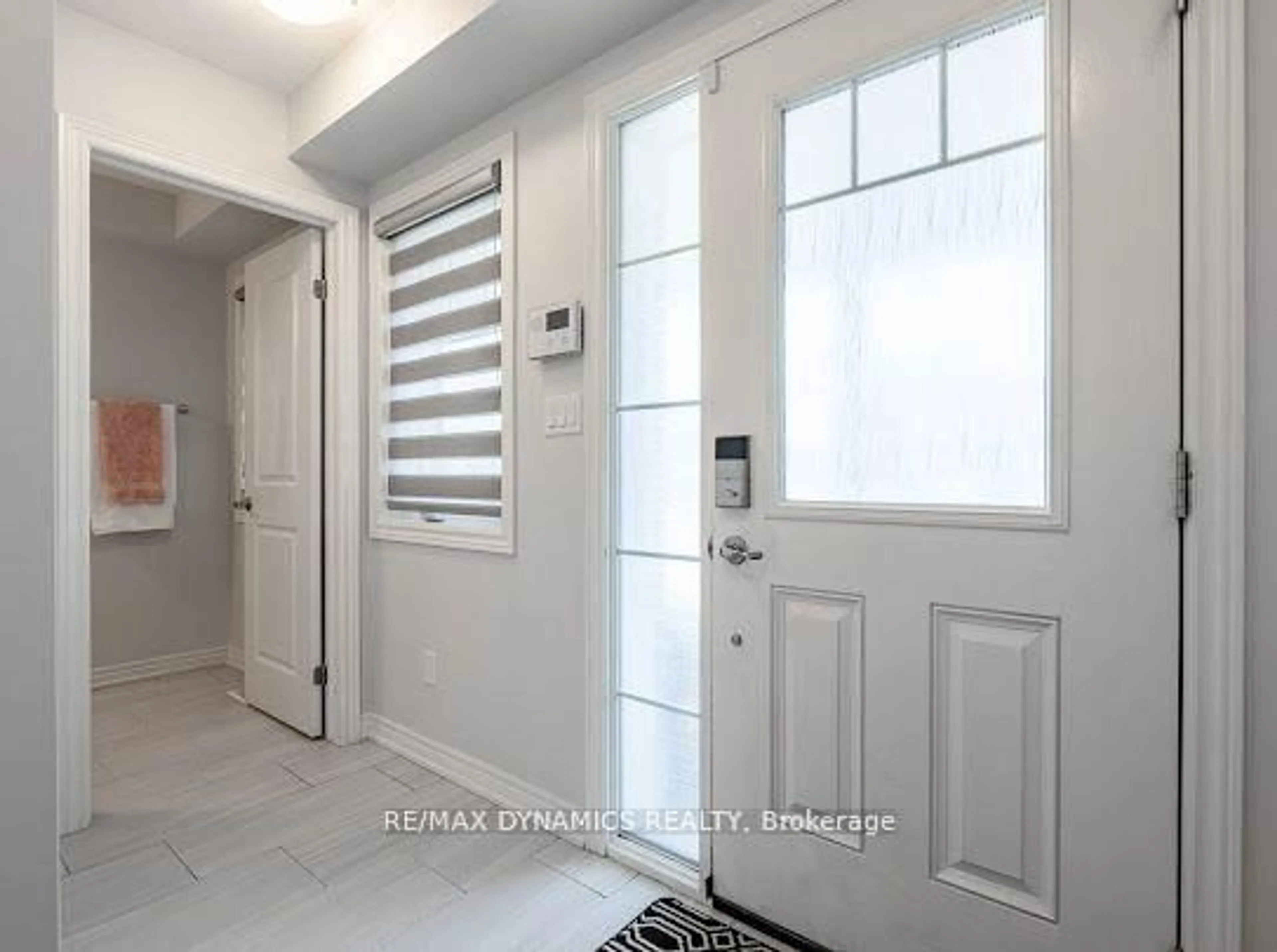 Indoor entryway for 34 Crow St, Welland Ontario L3C 0E4