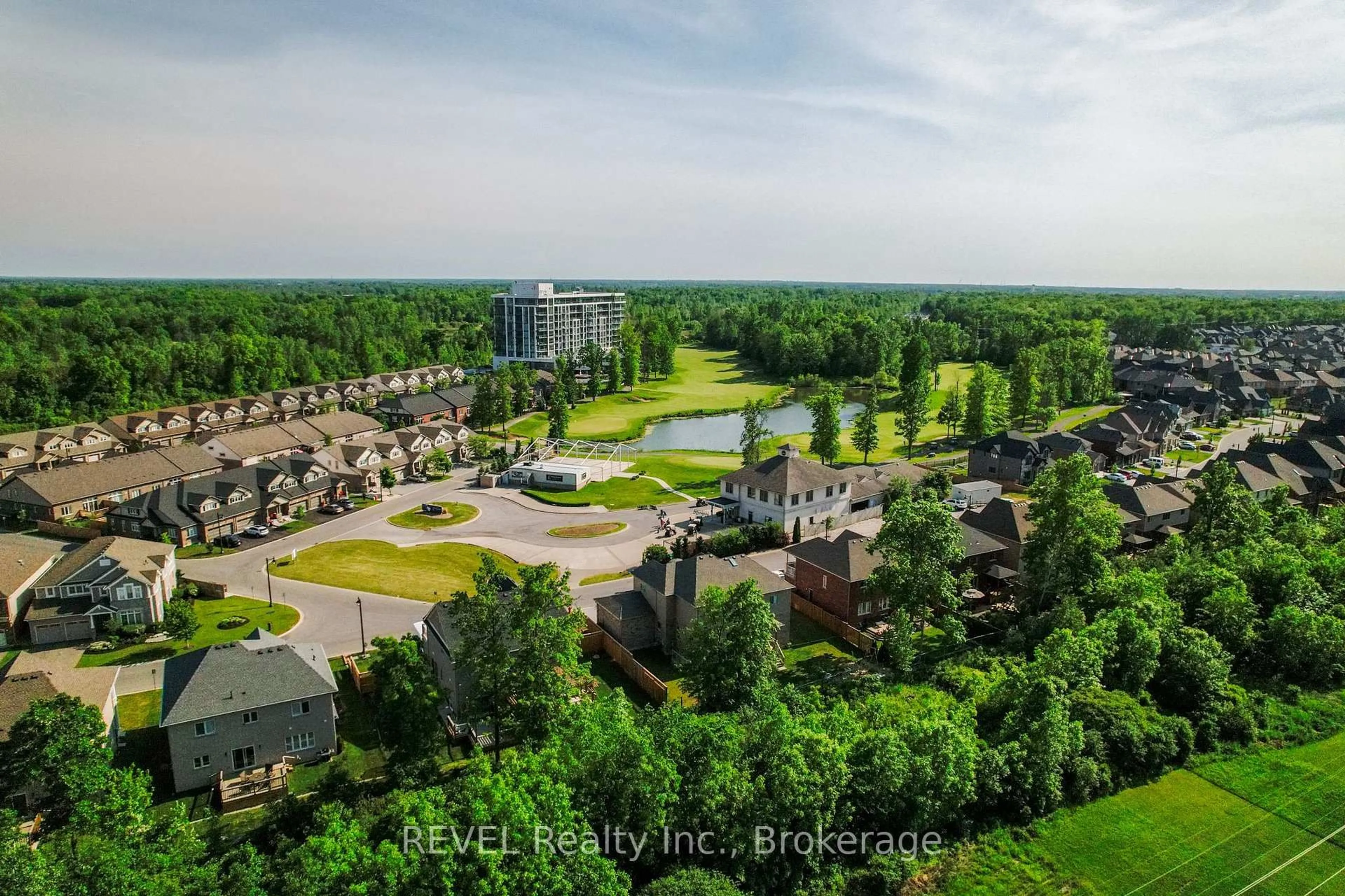 A pic from outside/outdoor area/front of a property/back of a property/a pic from drone, water/lake/river/ocean view for 7711 GREEN VISTA Gate #1003, Niagara Falls Ontario L2G 0A8