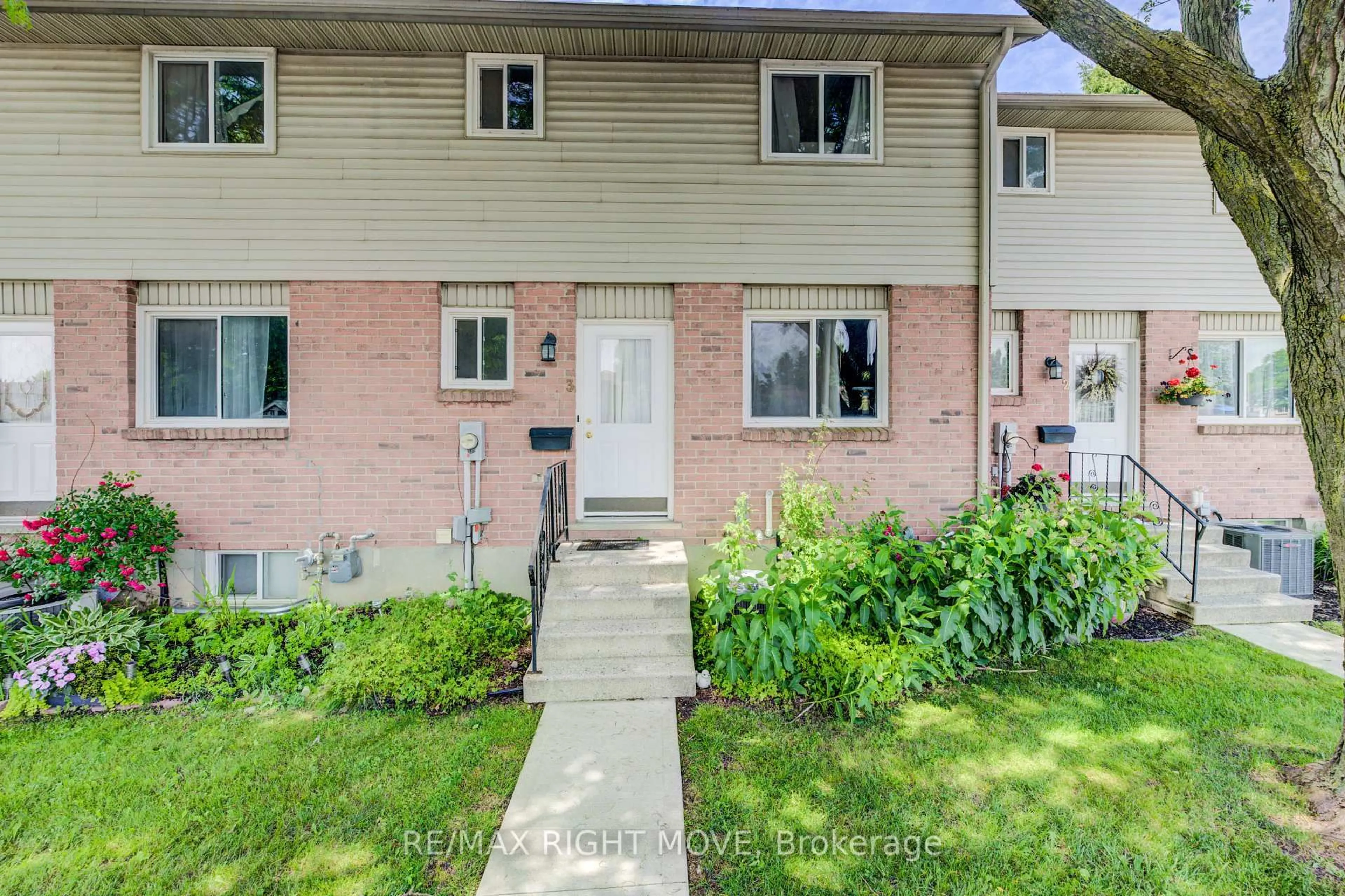 A pic from outside/outdoor area/front of a property/back of a property/a pic from drone, street for 486 Springbank Ave #3, Woodstock Ontario N4T 1K8