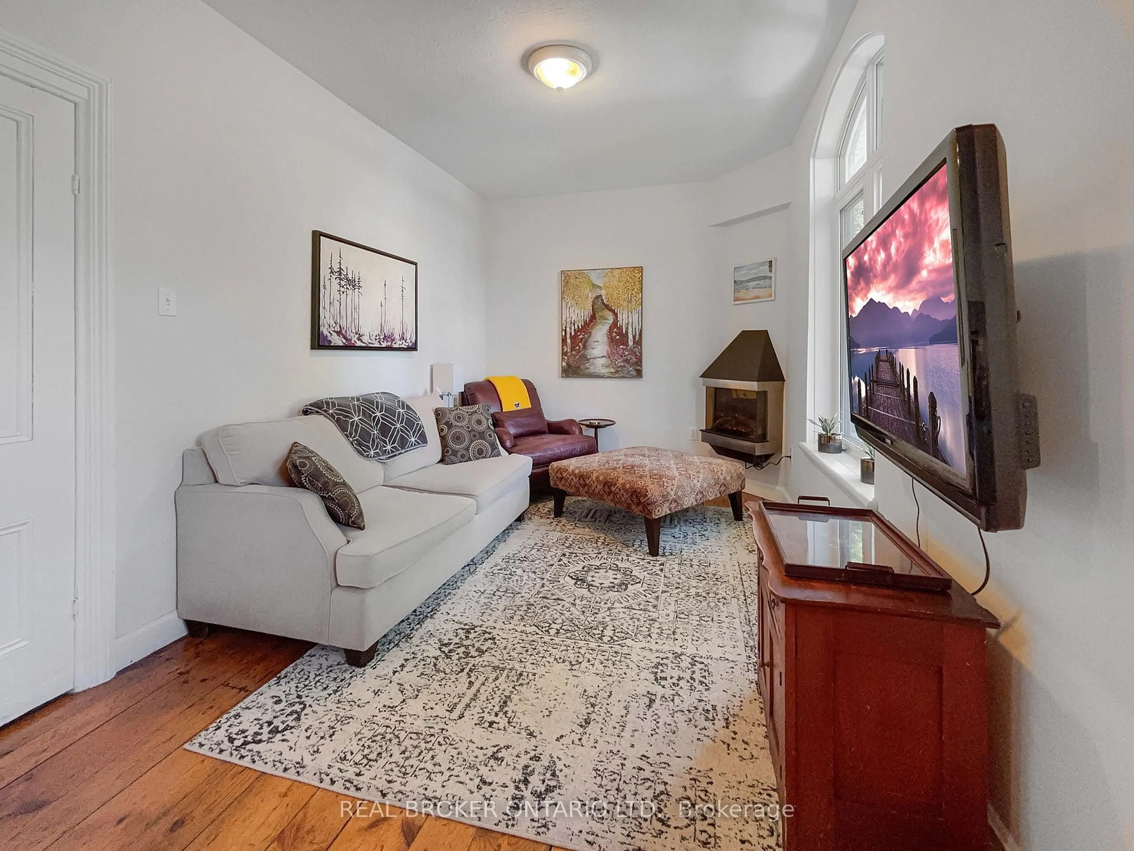 Living room with furniture, unknown for 131 Terrace Hill St, Brantford Ontario N3R 1G5