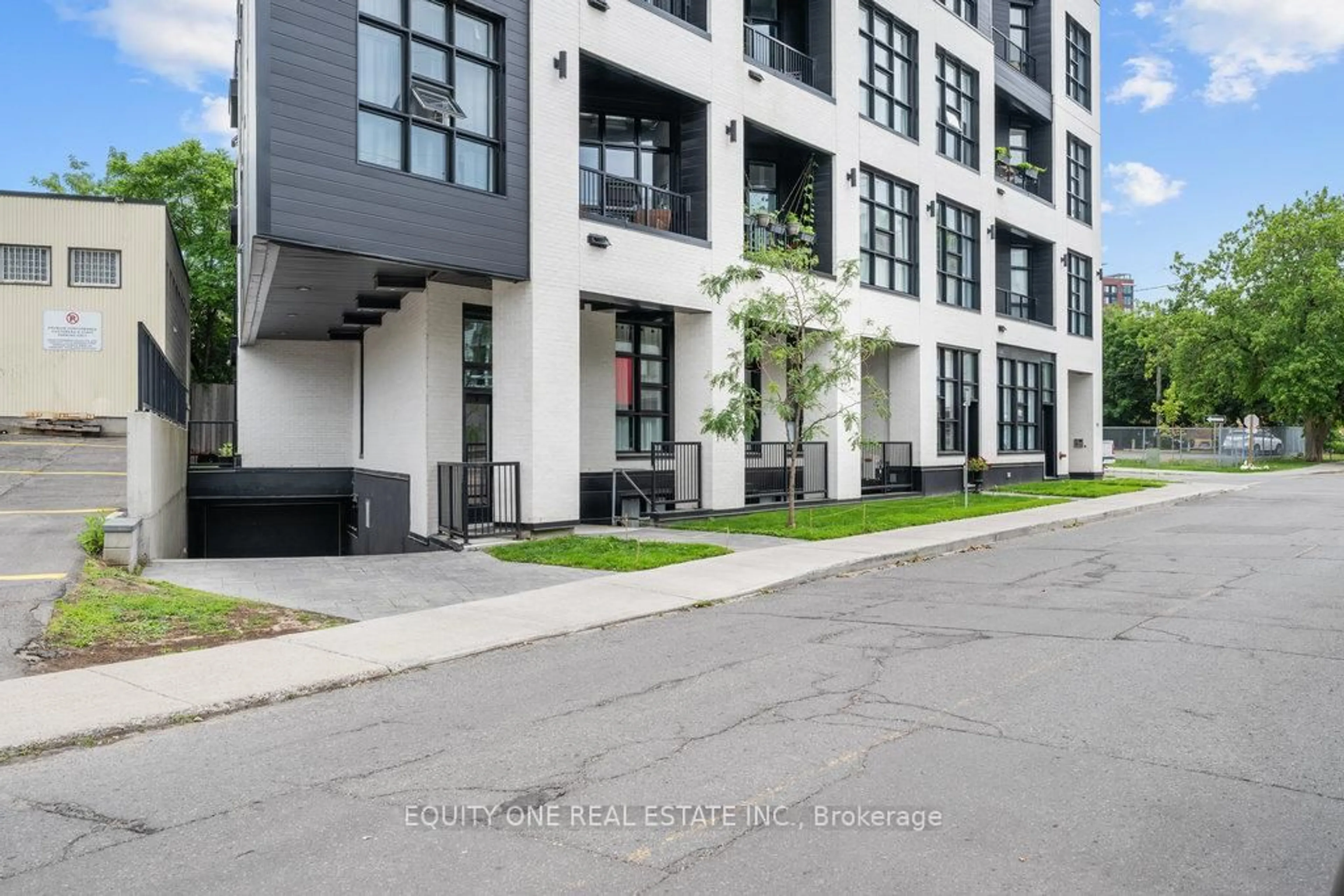 Patio, street for 101 Pinhey St #105, Ottawa Ontario K1Y 1T7