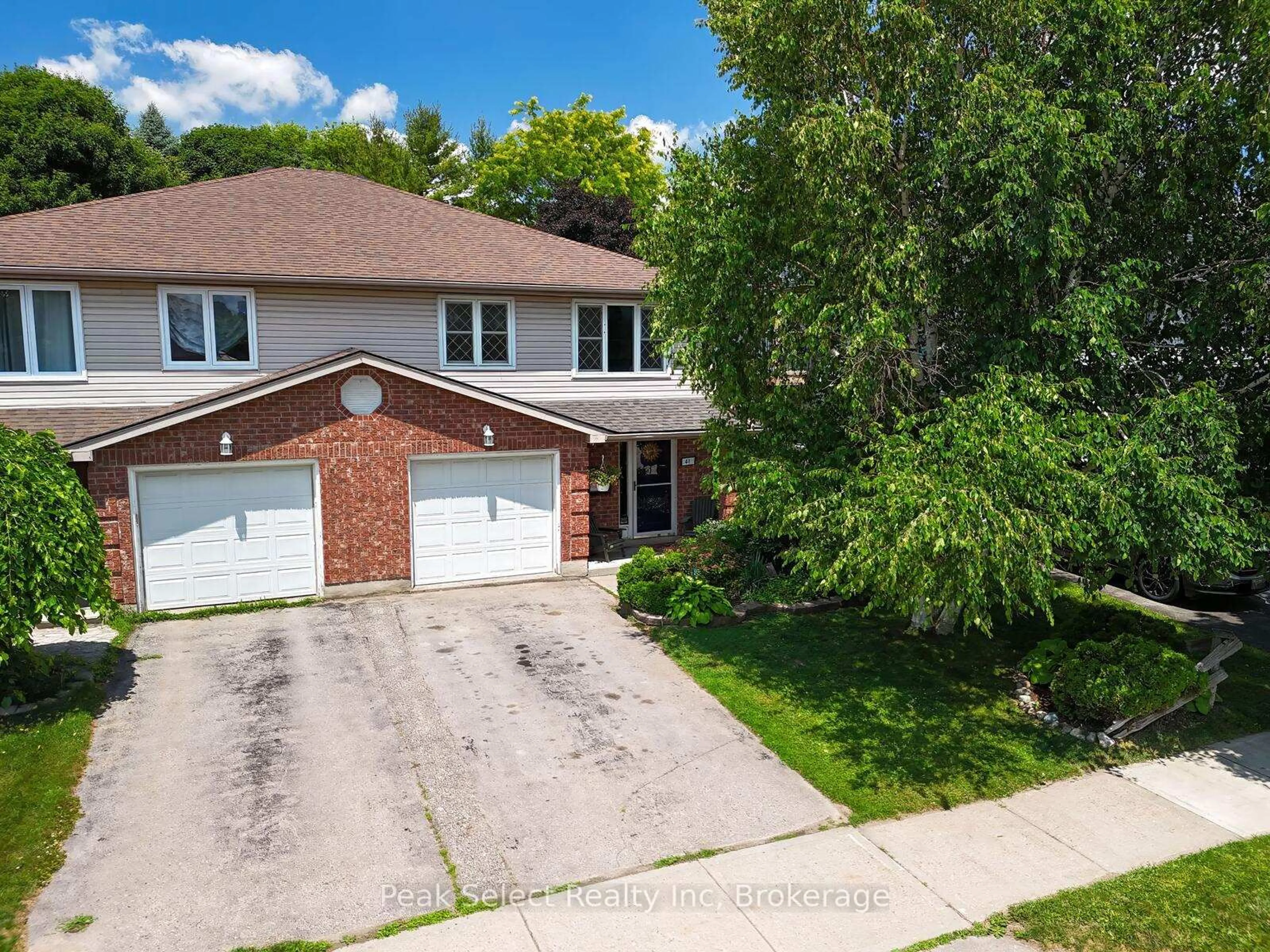 A pic from outside/outdoor area/front of a property/back of a property/a pic from drone, street for 41 Southvale Rd, St. Marys Ontario N4X 1E9