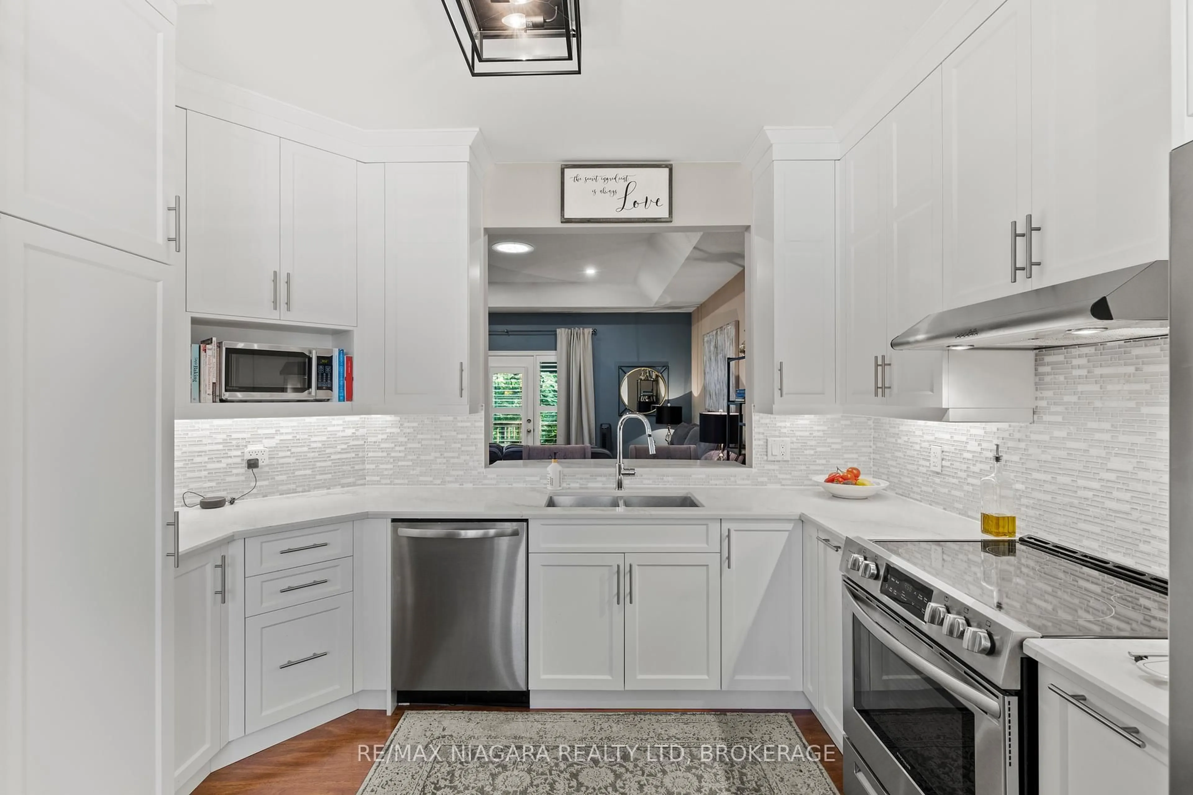 Contemporary kitchen, ceramic/tile floor for 99 LINWELL Rd #14, St. Catharines Ontario L2N 1R6