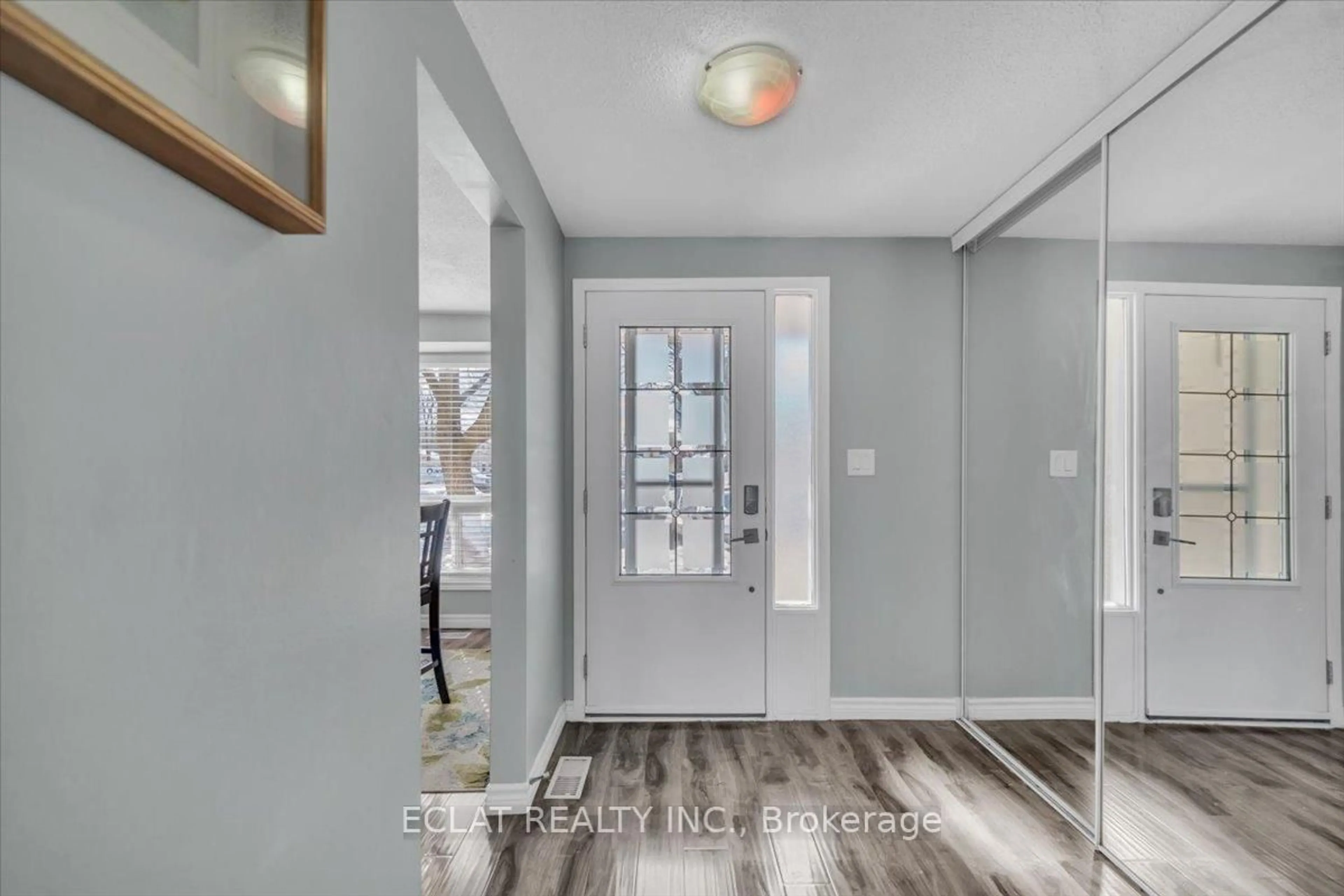 Indoor entryway for 160 Rittenhouse Rd #20, Kitchener Ontario N2E 3G6