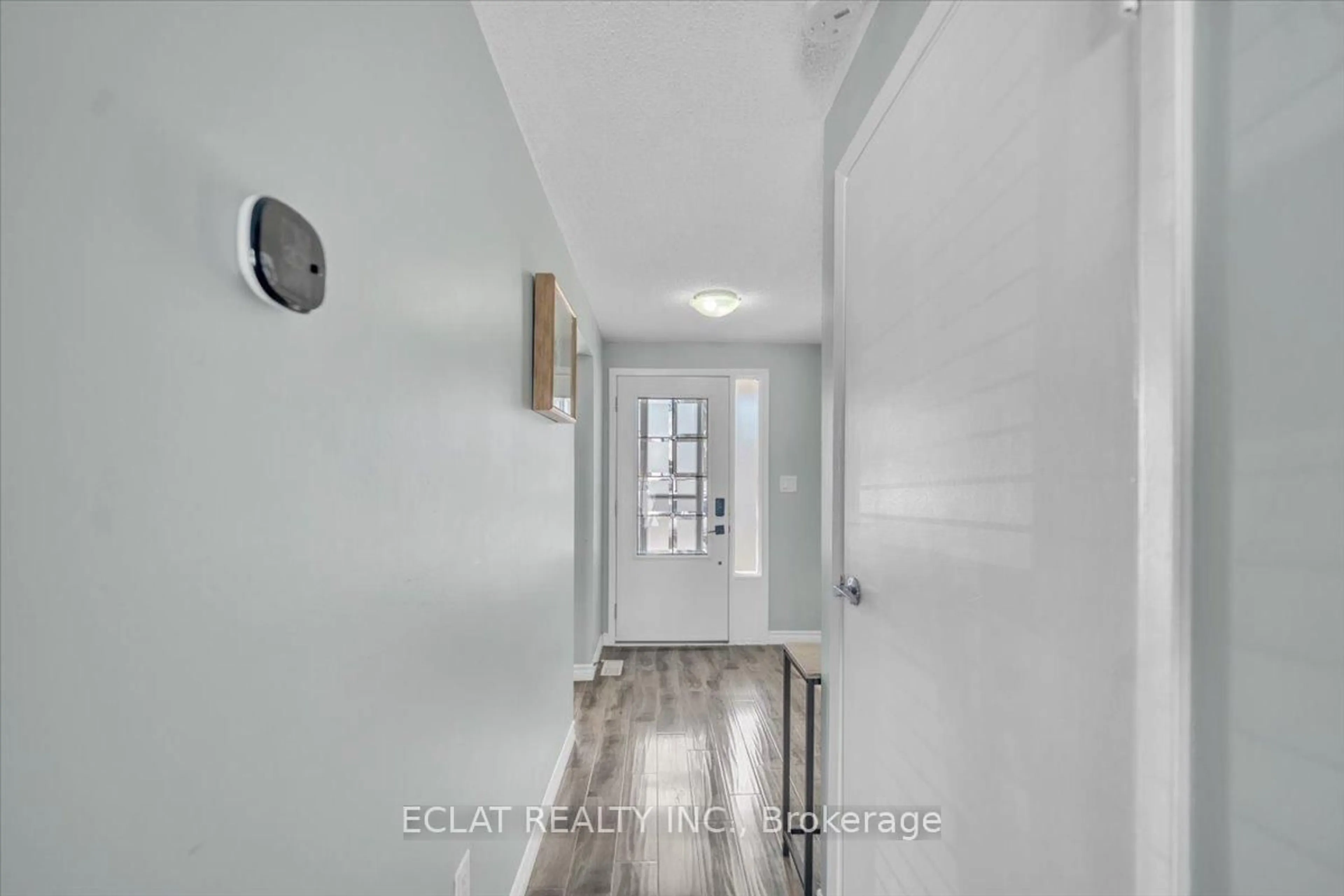 Indoor entryway for 160 Rittenhouse Rd #20, Kitchener Ontario N2E 3G6