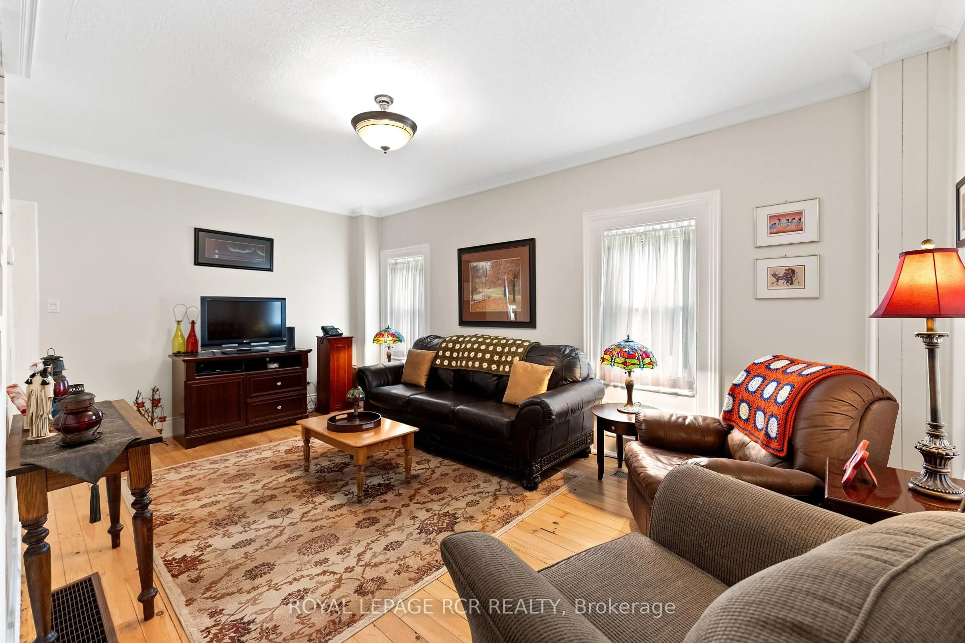 Living room with furniture, unknown for 22021 E GARA-ERIN TLINE, East Garafraxa Ontario L9W 7G4