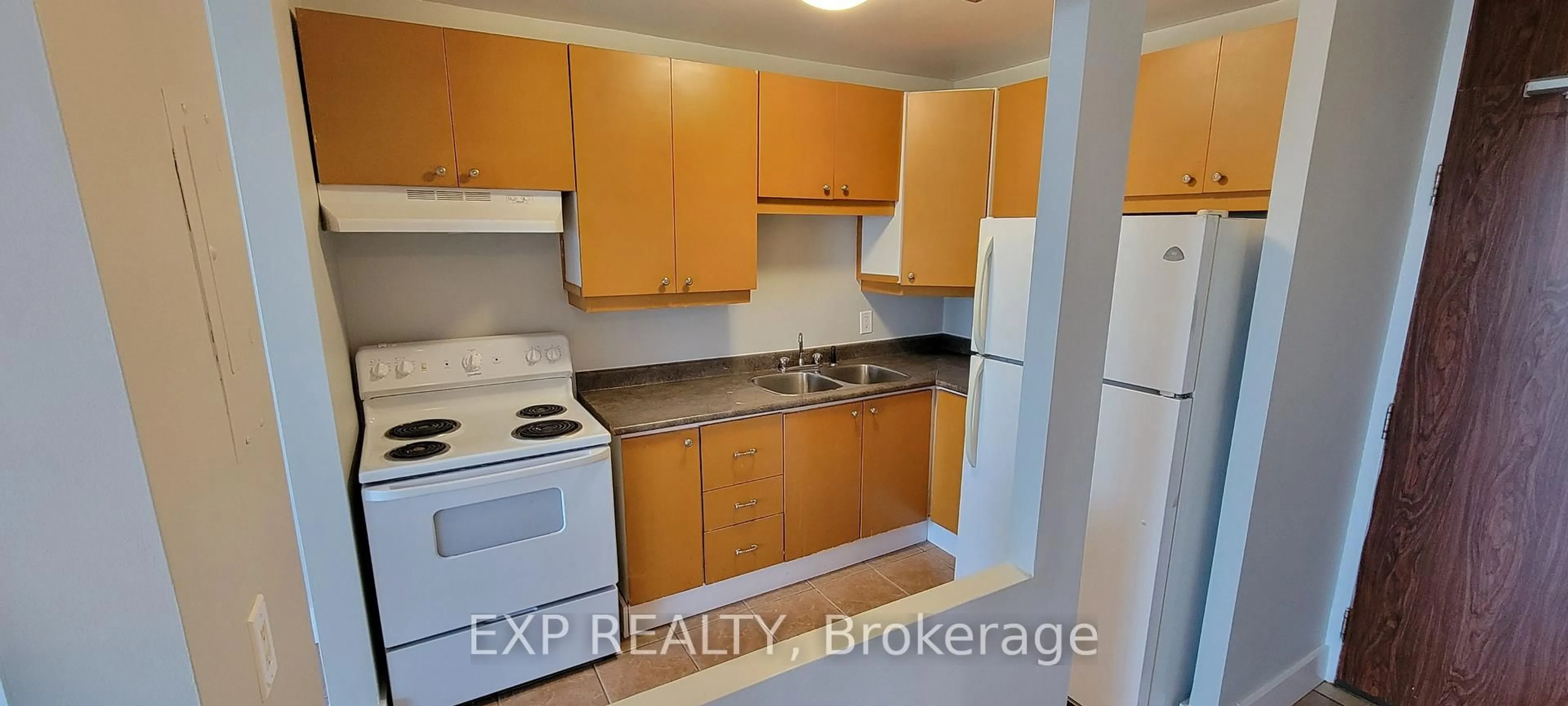 Standard kitchen, unknown for 2020 Jasmine Cres #810, Ottawa Ontario K1J 8K5