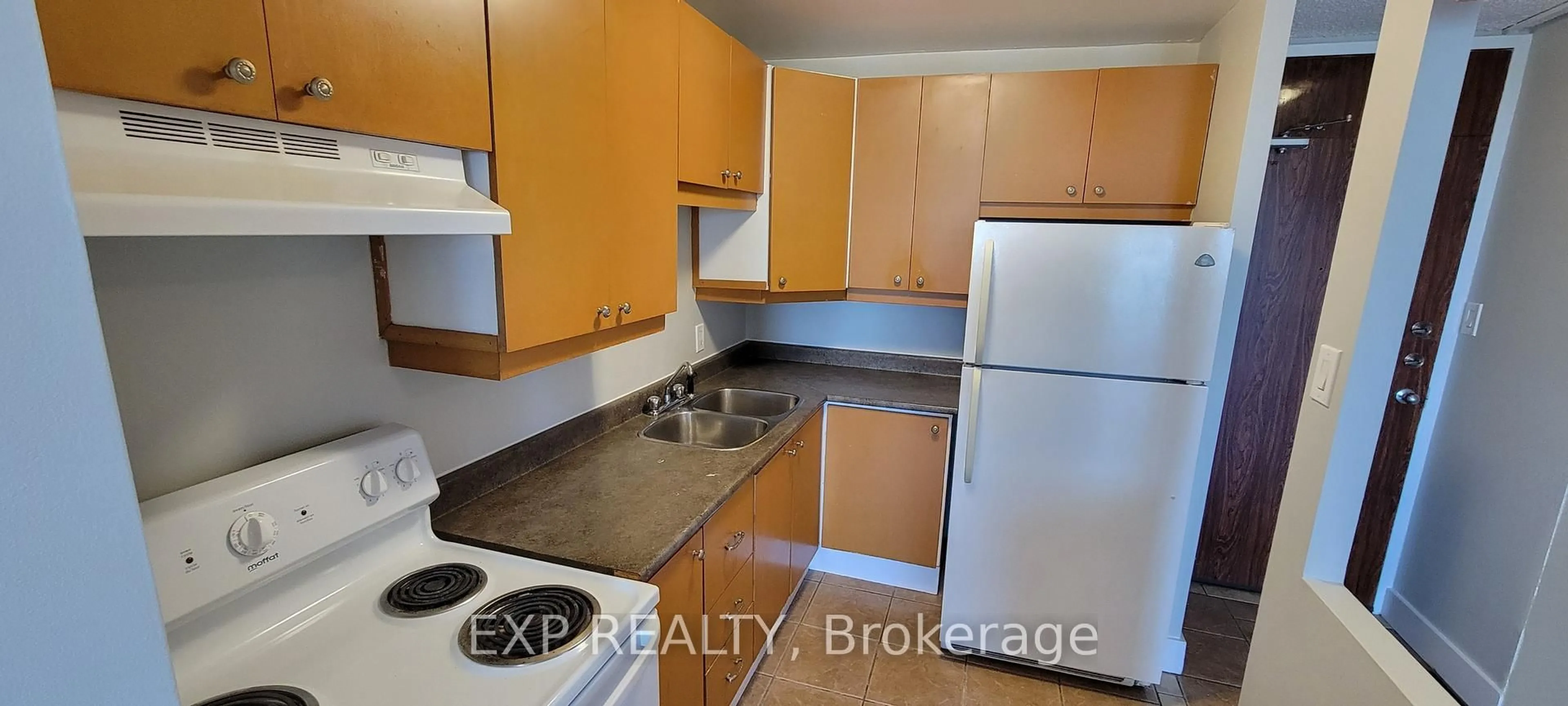Standard kitchen, unknown for 2020 Jasmine Cres #810, Ottawa Ontario K1J 8K5