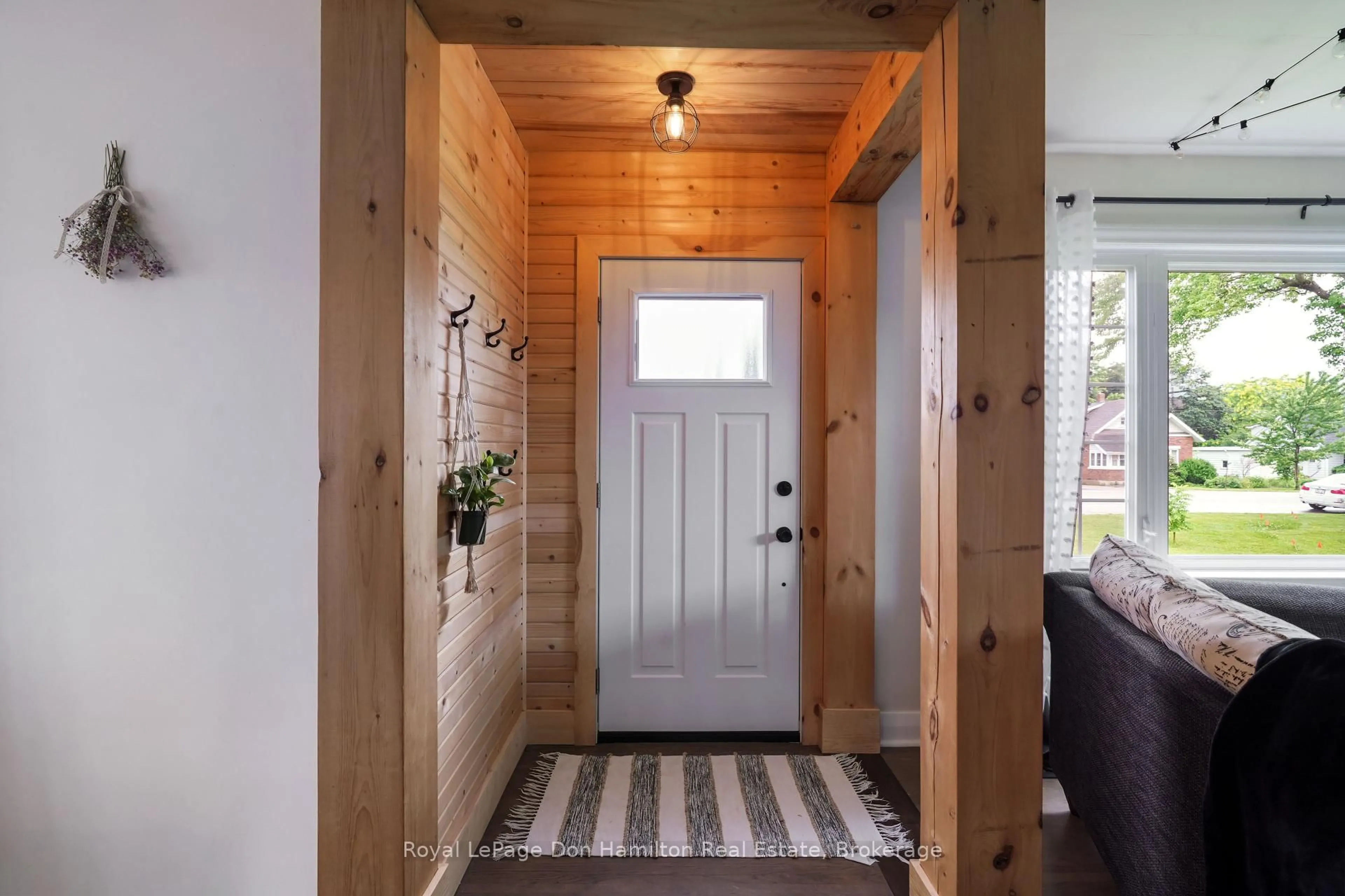 Indoor entryway for 945 Main Street, North Perth Ontario N4W 3L2