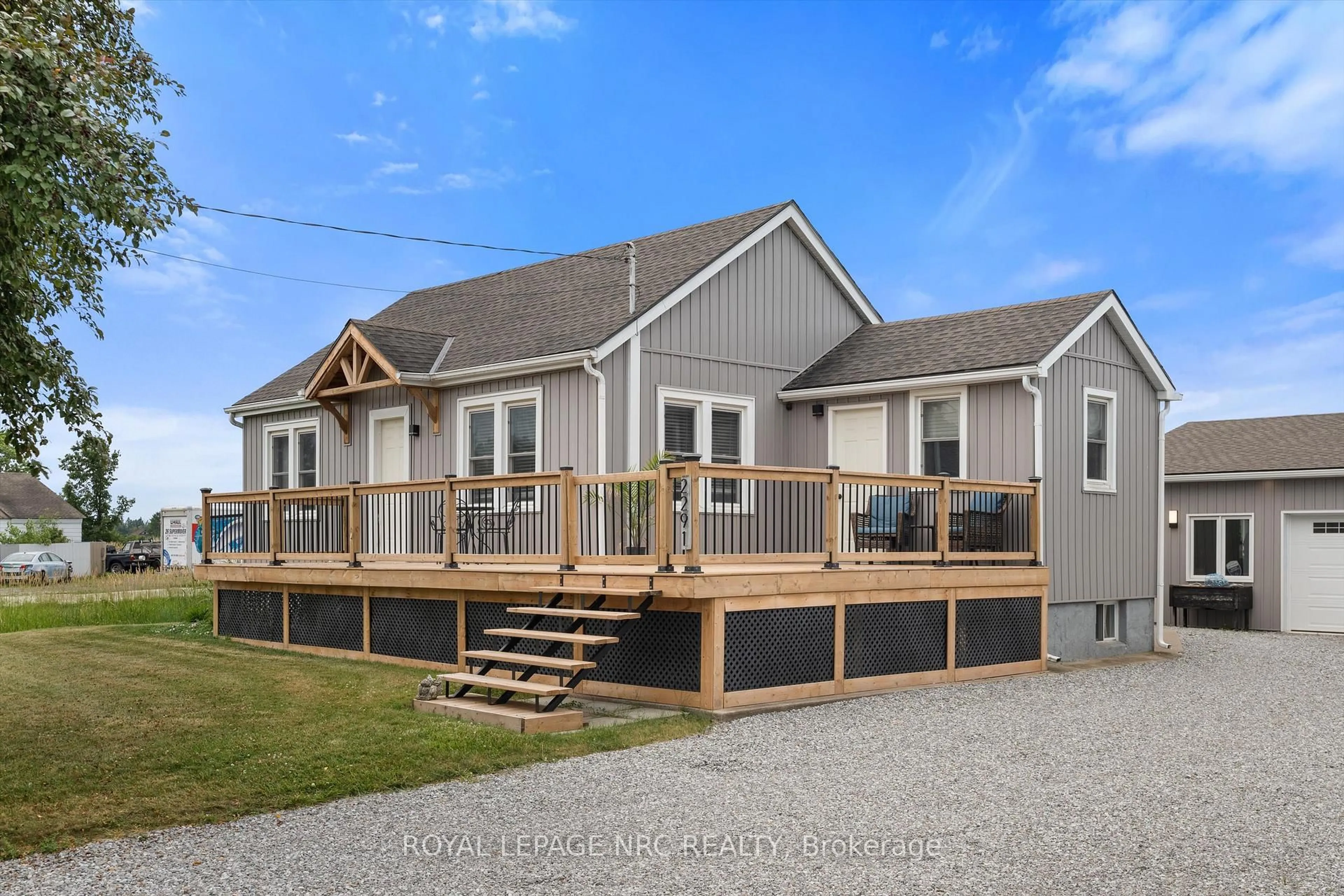 Home with vinyl exterior material, water/lake/river/ocean view for 2291 STEVENSVILLE Rd, Fort Erie Ontario L0S 1S0