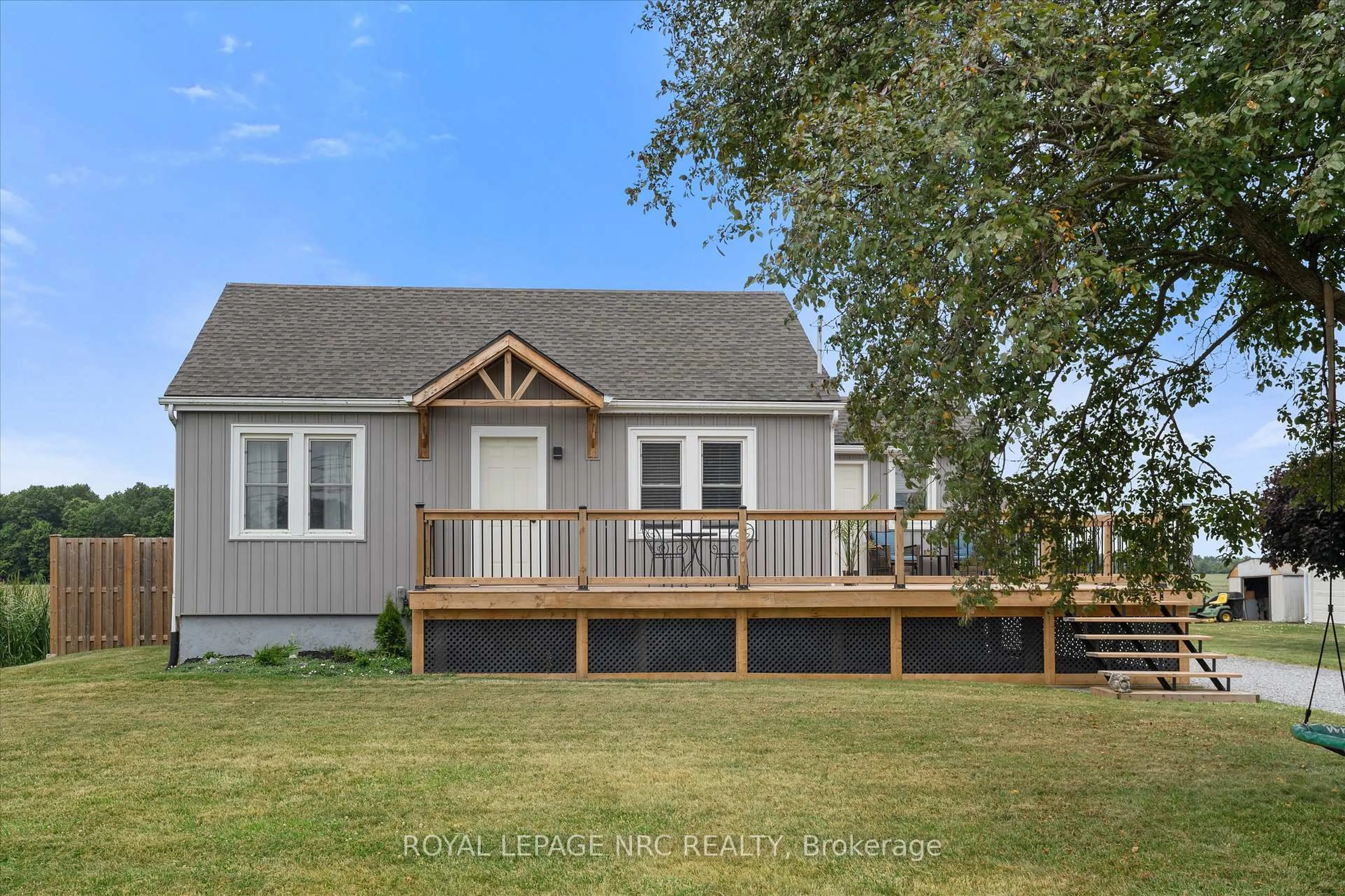 Home with vinyl exterior material, water/lake/river/ocean view for 2291 STEVENSVILLE Rd, Fort Erie Ontario L0S 1S0