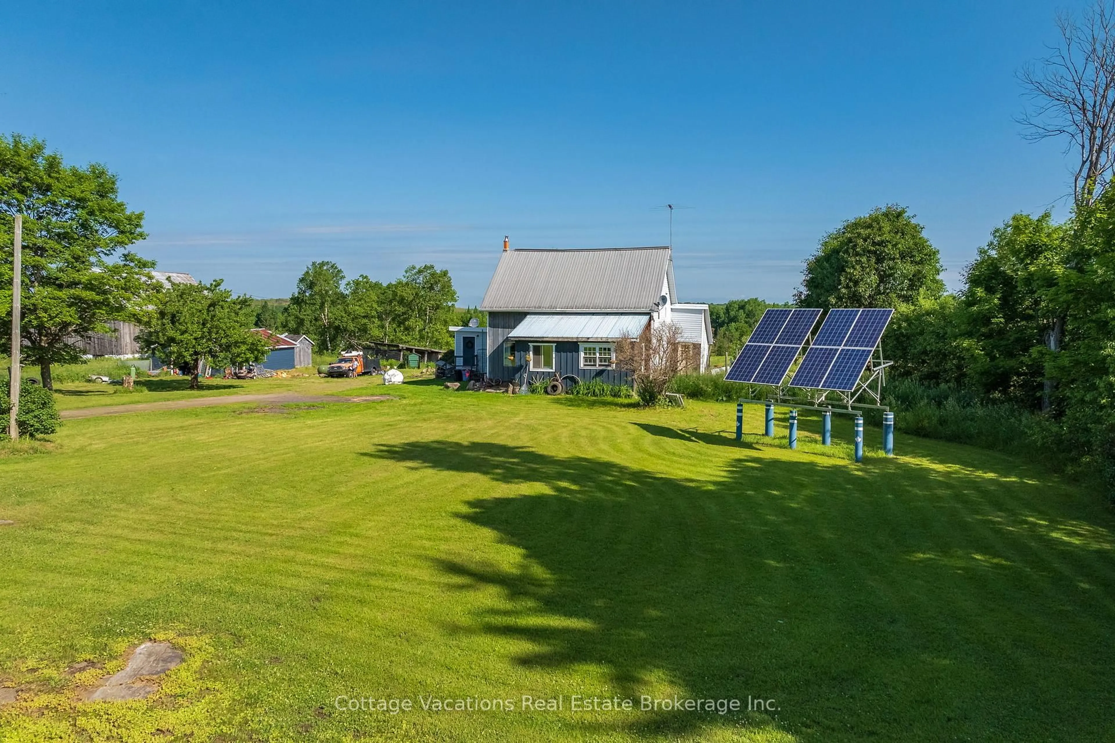 A pic from outside/outdoor area/front of a property/back of a property/a pic from drone, unknown for 1678 Fern Glen Rd, Perry Ontario P0A 1J0