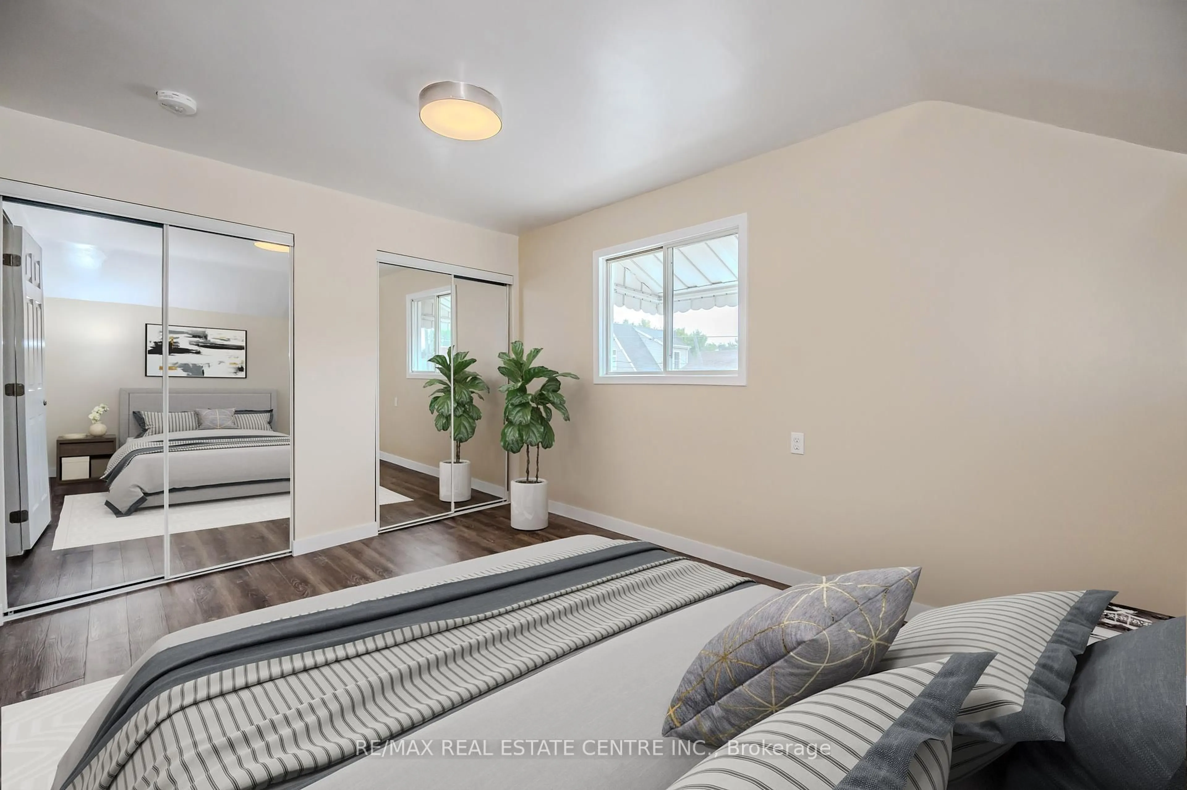 A pic of a room for 73 Albany Ave, Hamilton Ontario L8H 2H4