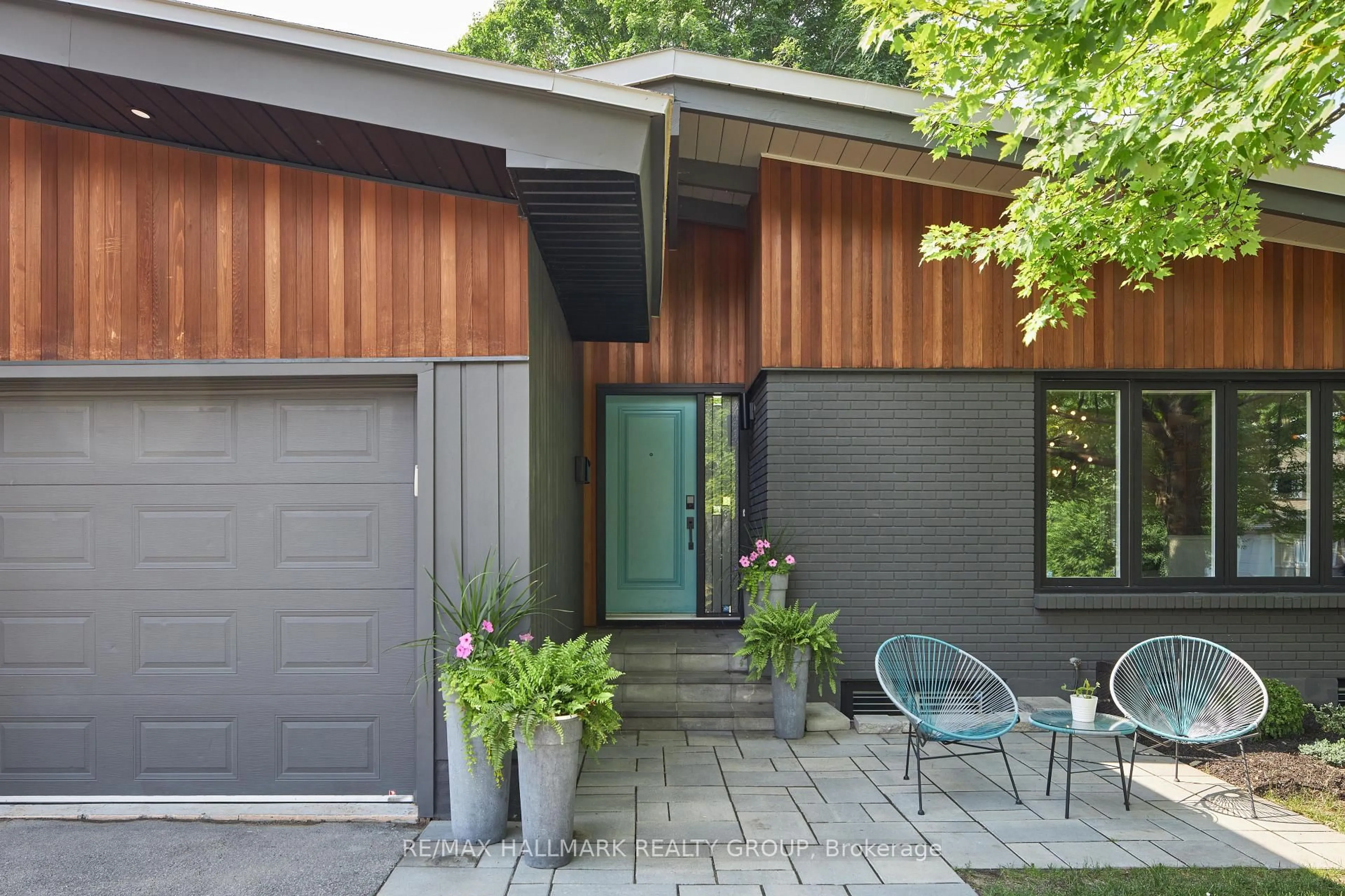 Unknown for 377 Summit Ave, Ottawa Ontario K1H 6A1