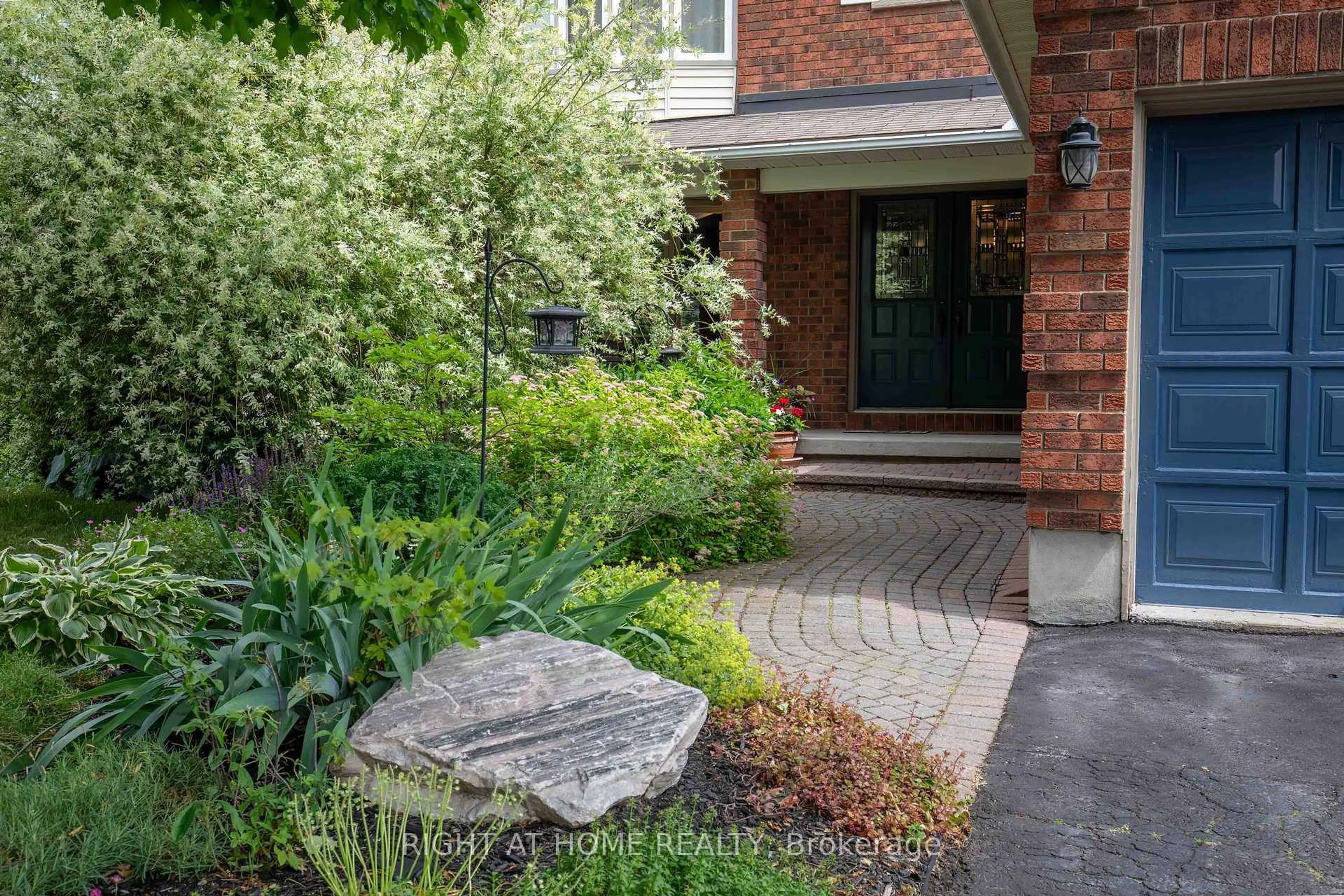 Home with brick exterior material, street for 21 Hime Cres, Ottawa Ontario K1G 4S1