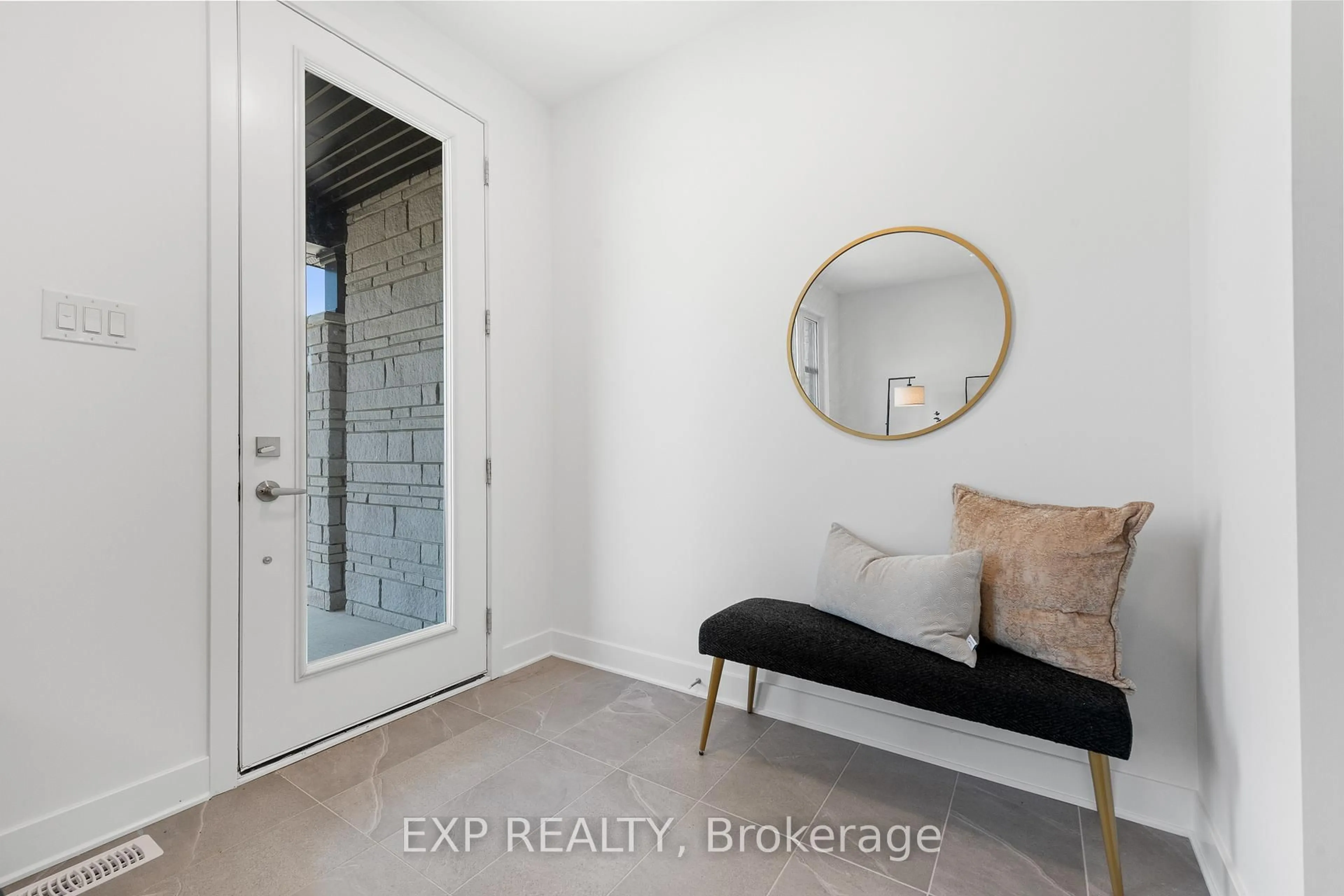 Indoor entryway for 804 Ninaatik Pl, Ottawa Ontario K1X 0J7