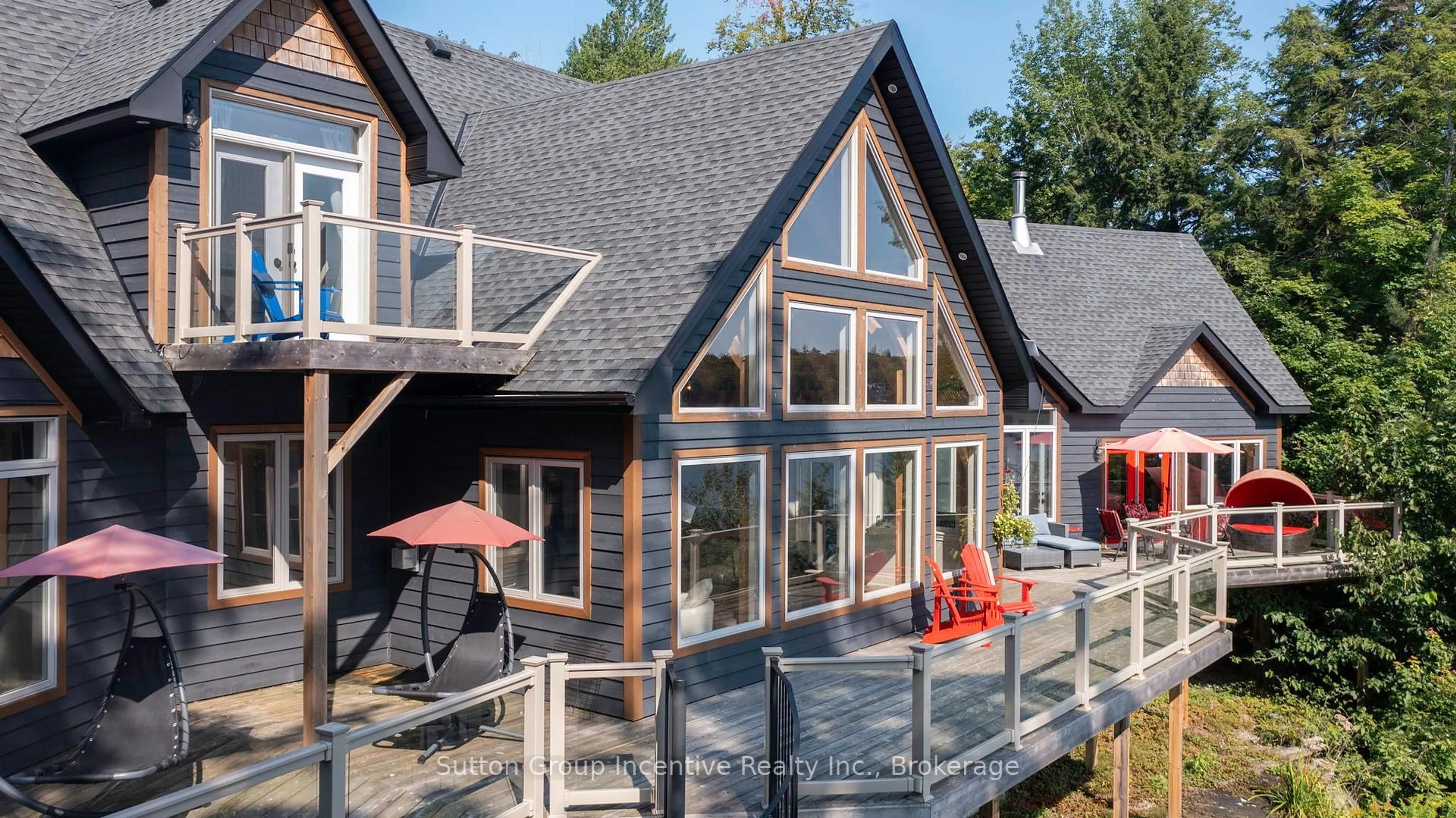 Home with vinyl exterior material, water/lake/river/ocean view for 15 Gordon Point Lane, Seguin Ontario P0C 1H0