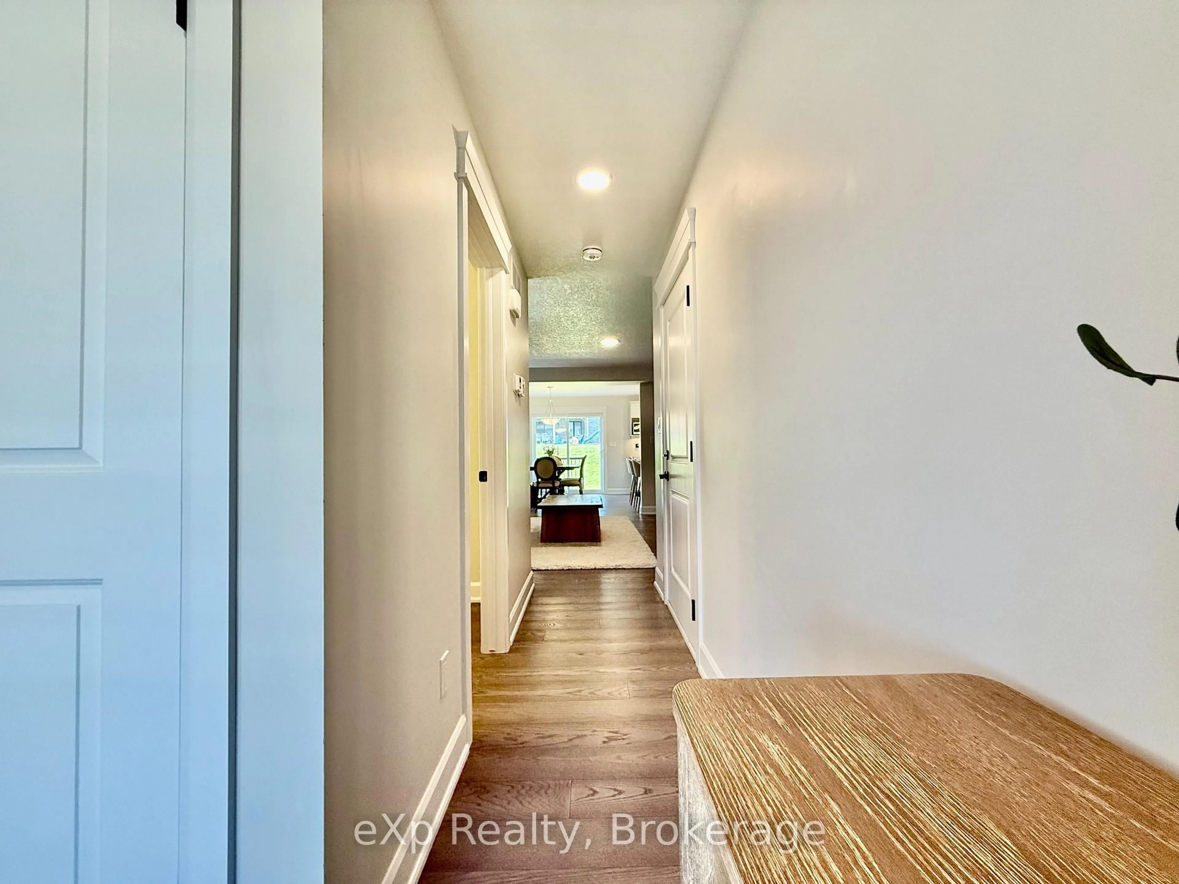 Indoor entryway for 113 Second St, Brockton Ontario N0G 2V0