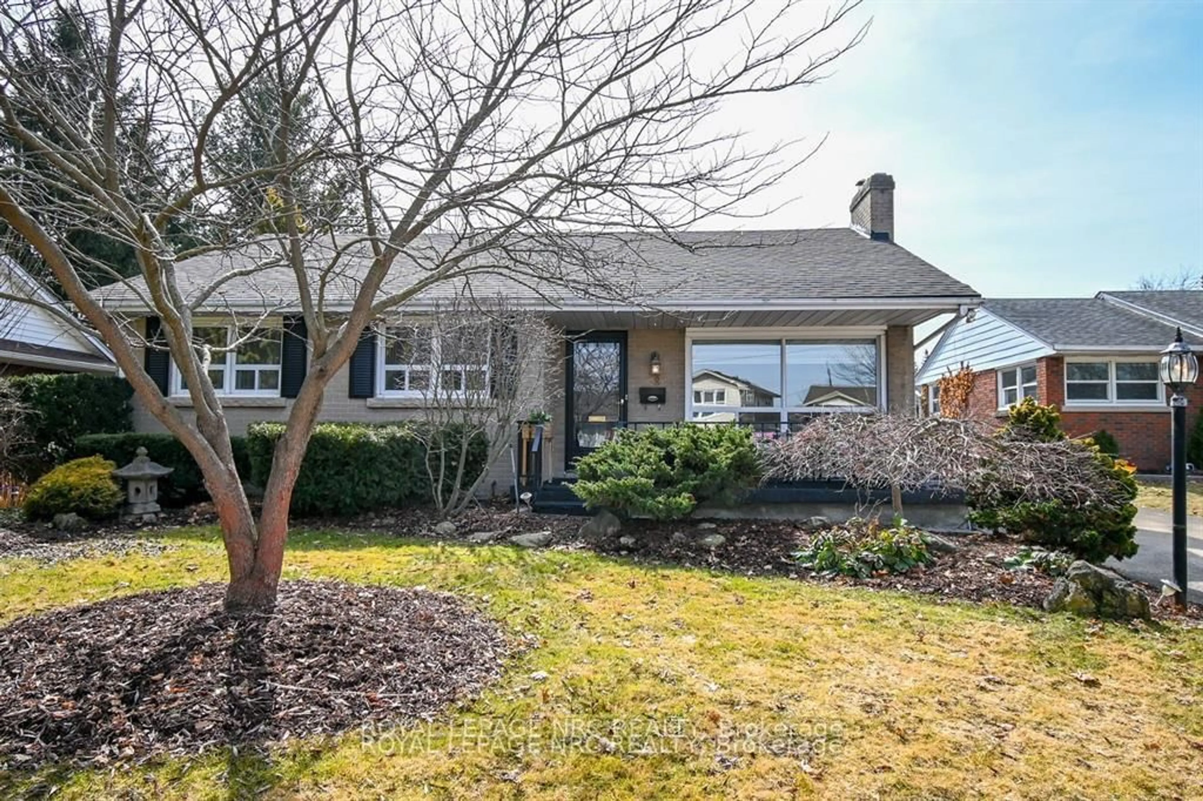 Home with brick exterior material, street for 8 MACBETH Blvd, St. Catharines Ontario L2T 2M2