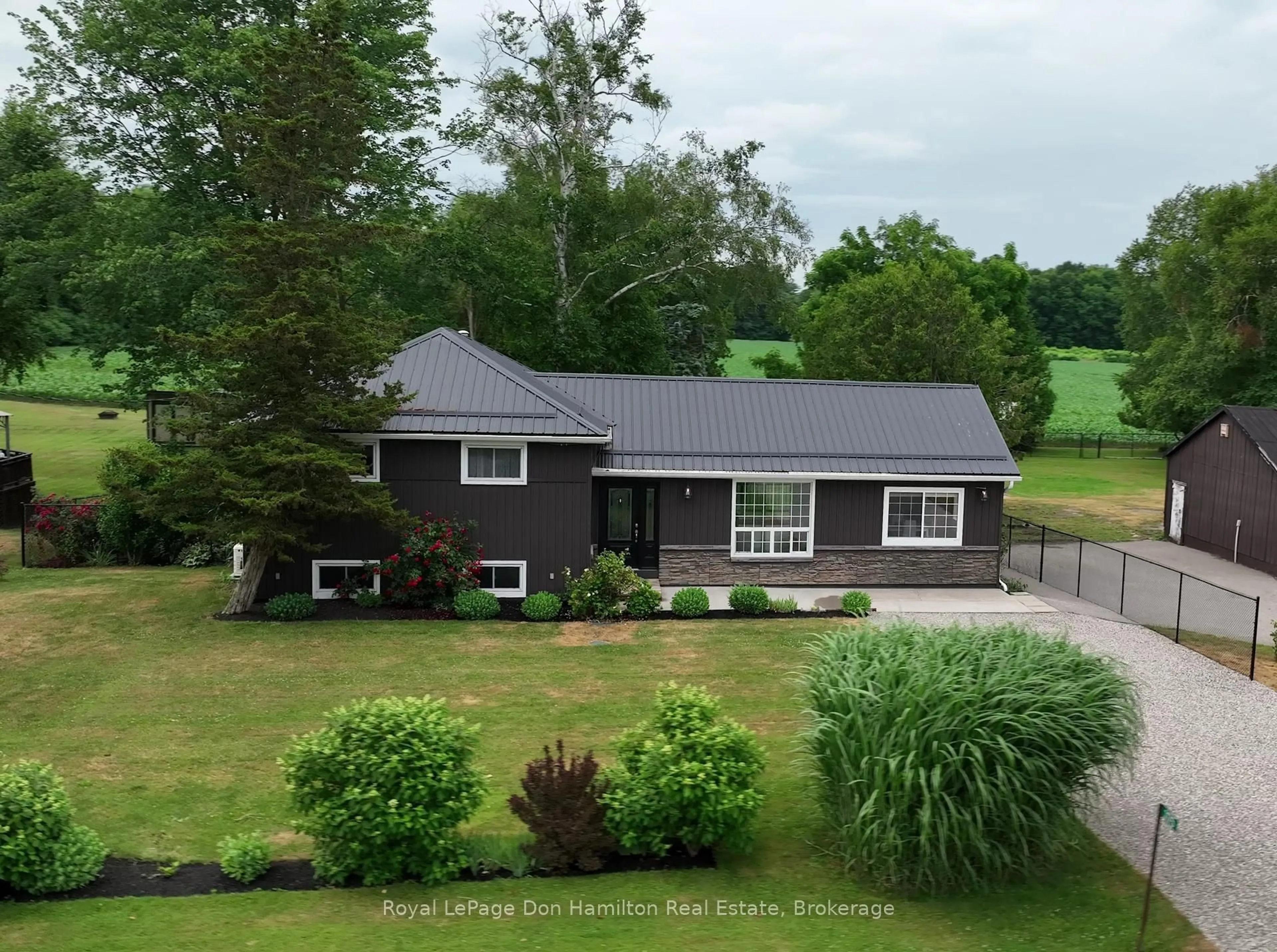 A pic from outside/outdoor area/front of a property/back of a property/a pic from drone, unknown for 1175 Concesstion Rd 12, Norfolk Ontario N0E 1P0